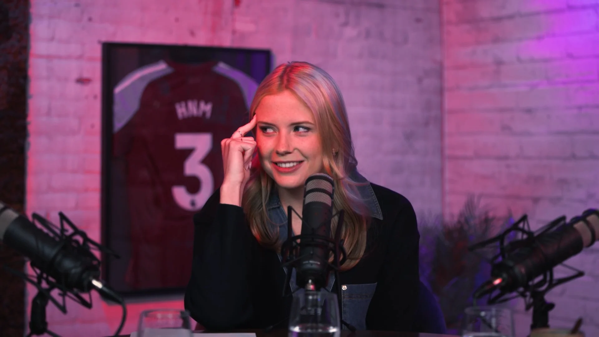 Noa Vahle gelinkt aan ‘pornoshow’: 'Mijn moeder vond het niet leuk'