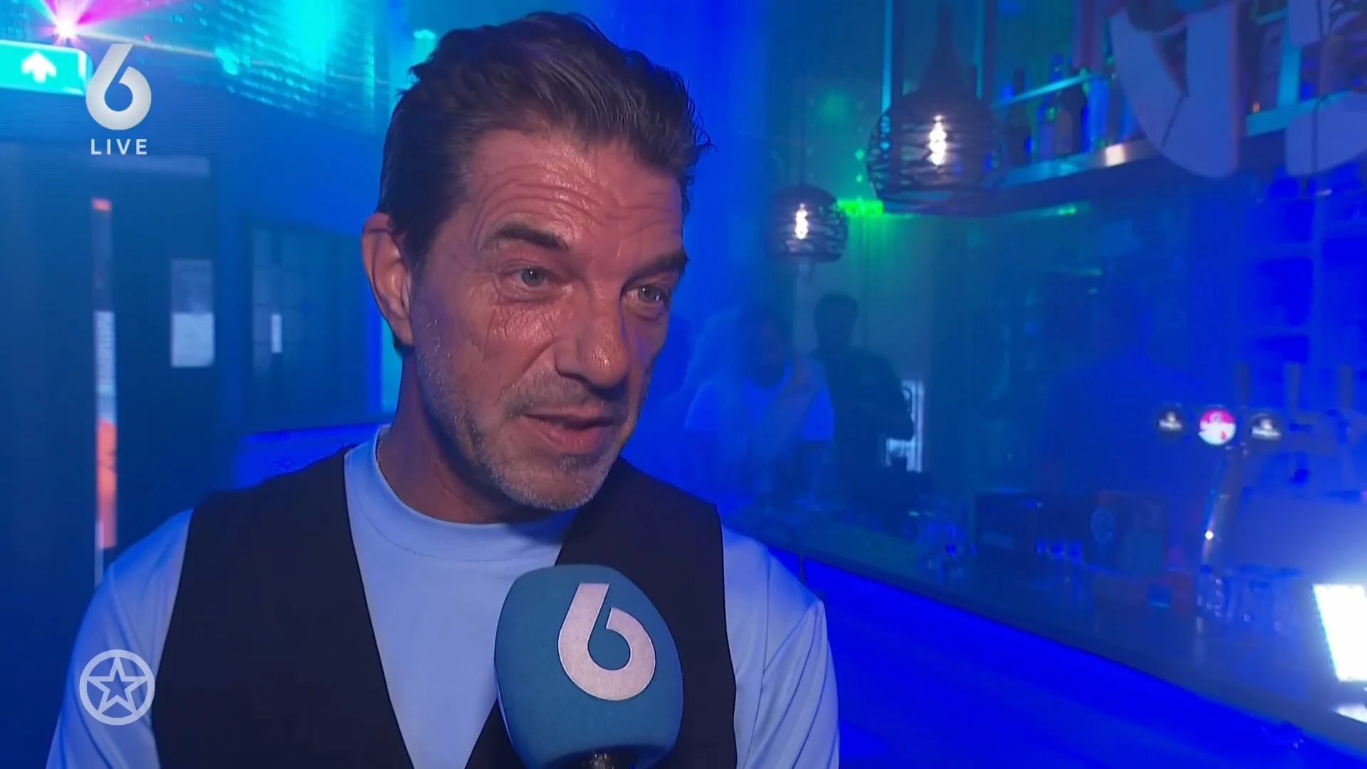 De Bondgenoten-Robert onderzoekt muzikale carrière