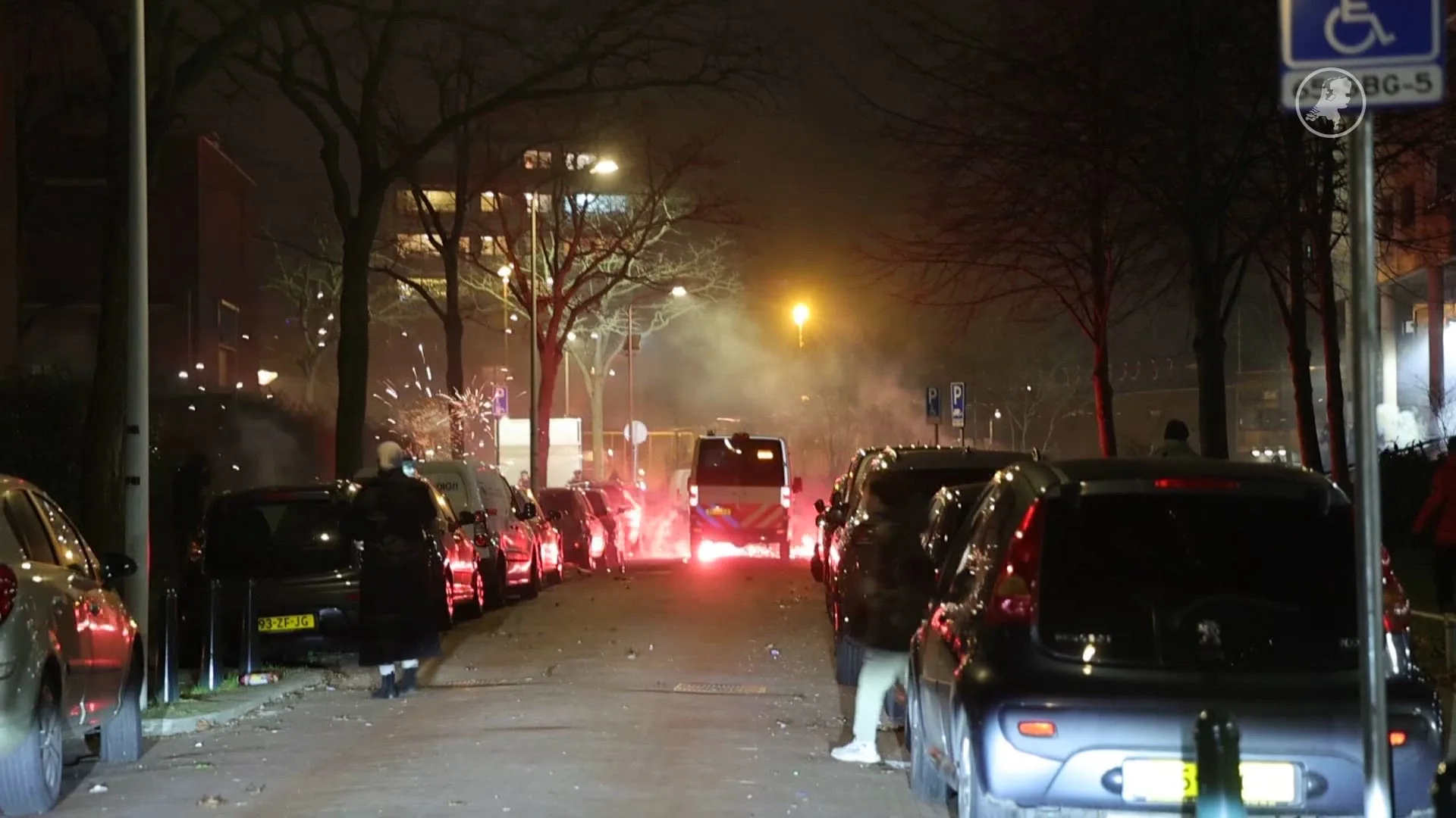 ME bekogeld op Anna Blamanplein Den Haag