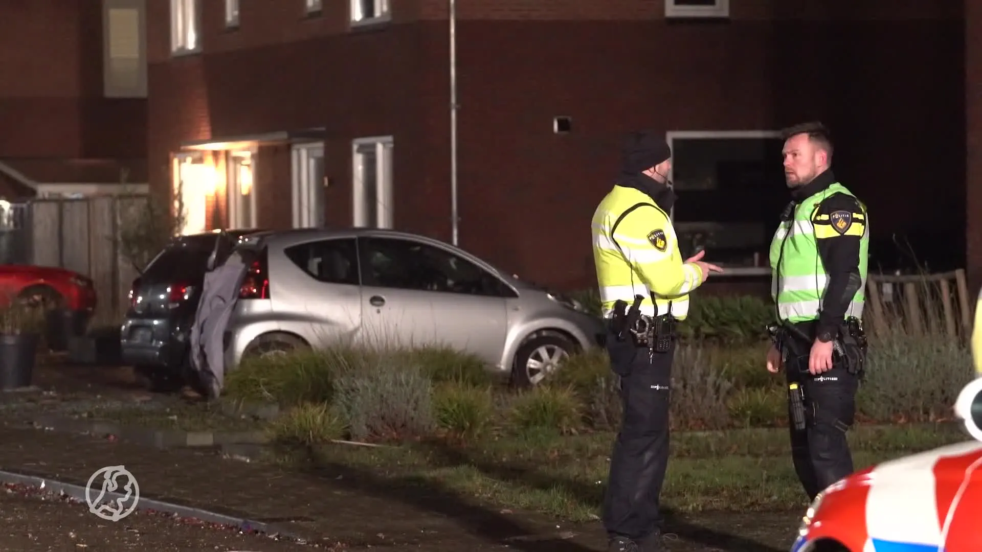 Ravage in straat Midwolda door enorme vuurwerkbom