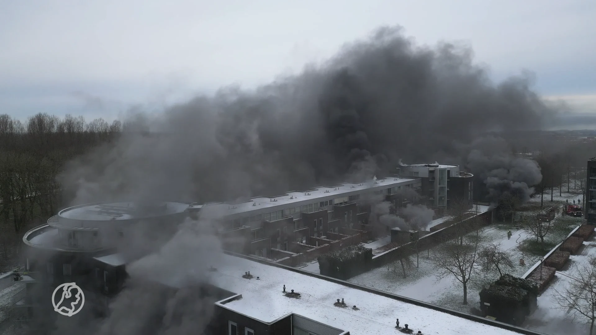 Grote brand in parkeergarage Den Bosch, automobilist gereanimeerd