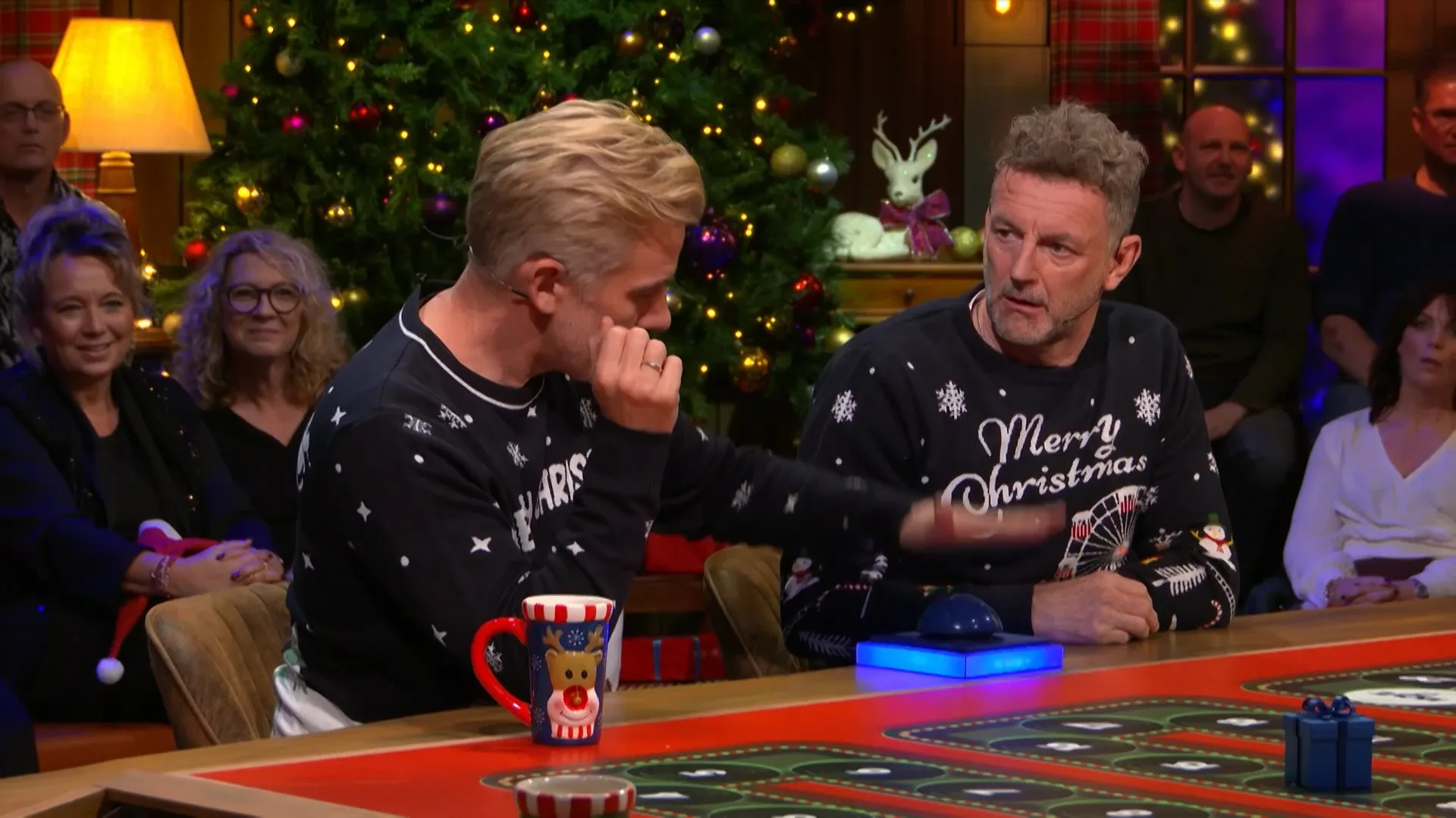 Art Rooijakkers herkent het nummer wel héél snel