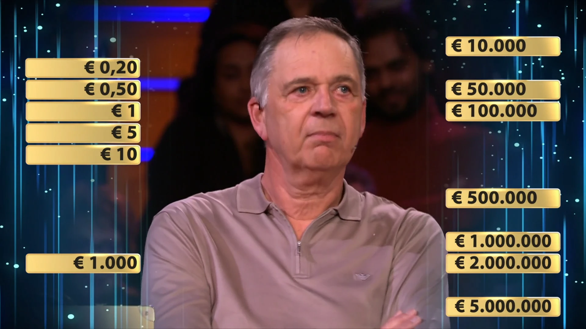 O nee! Adrie gaat op advies van z'n vrouw af en weg is de koffer met 5 miljoen