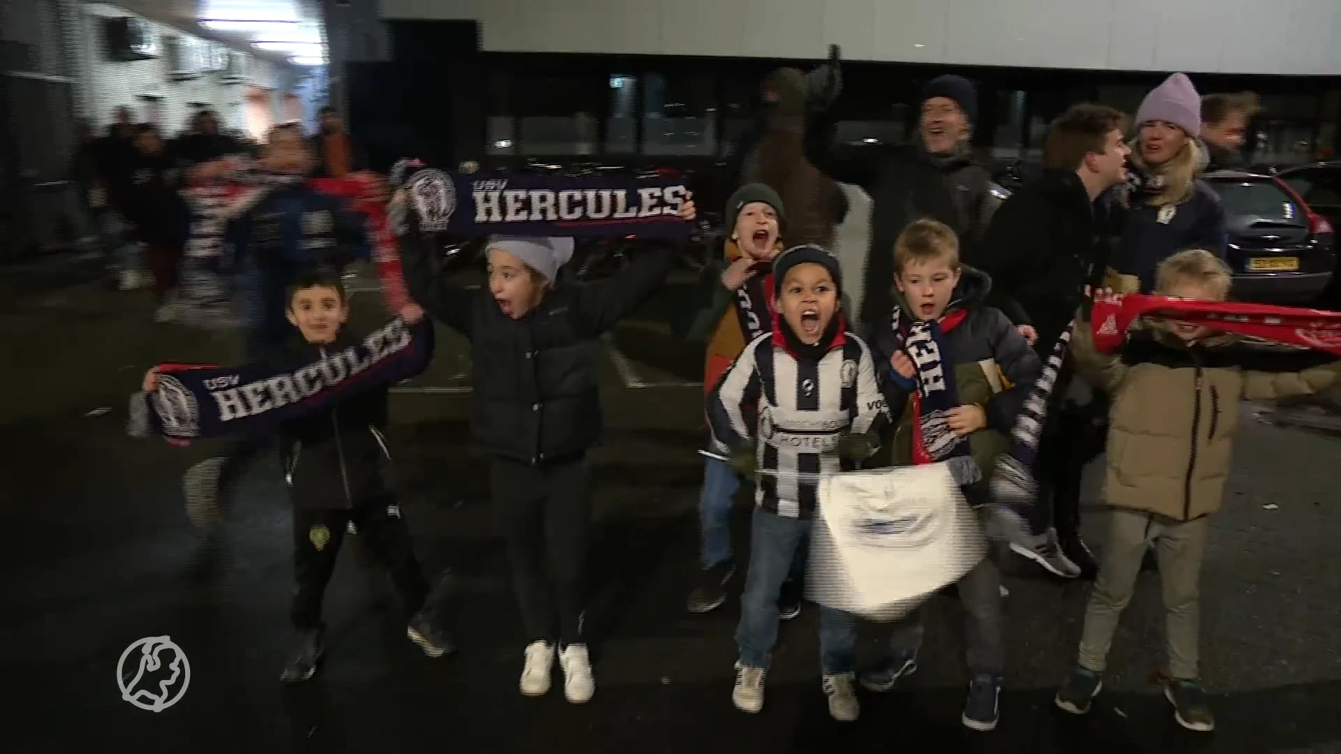Hercules-supporters dolenthousiast na winst van Ajax