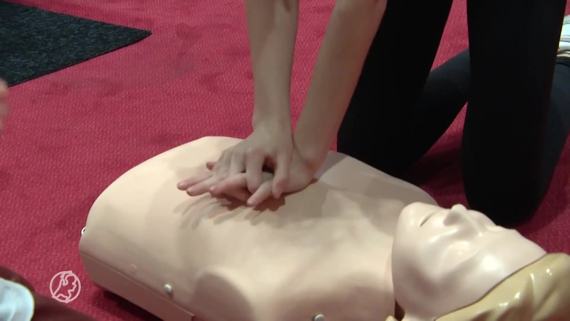 Honderden kinderen leren reanimeren op 'Staying Alive'