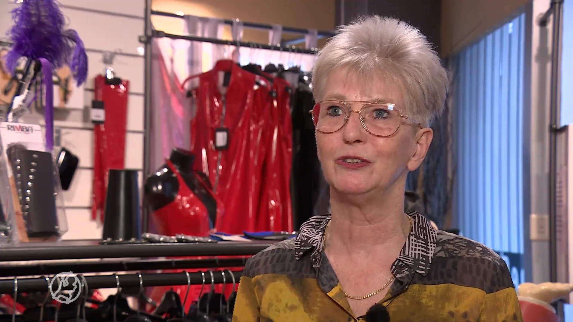Gea (61) moet kinky kledingwinkel sluiten door huurverhoging: 'Stukje niche gaat verloren'