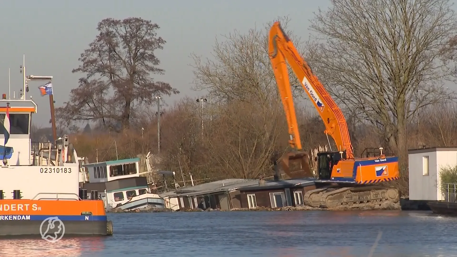 Woonbootbewoners in watersnood mogen even terug naar huis