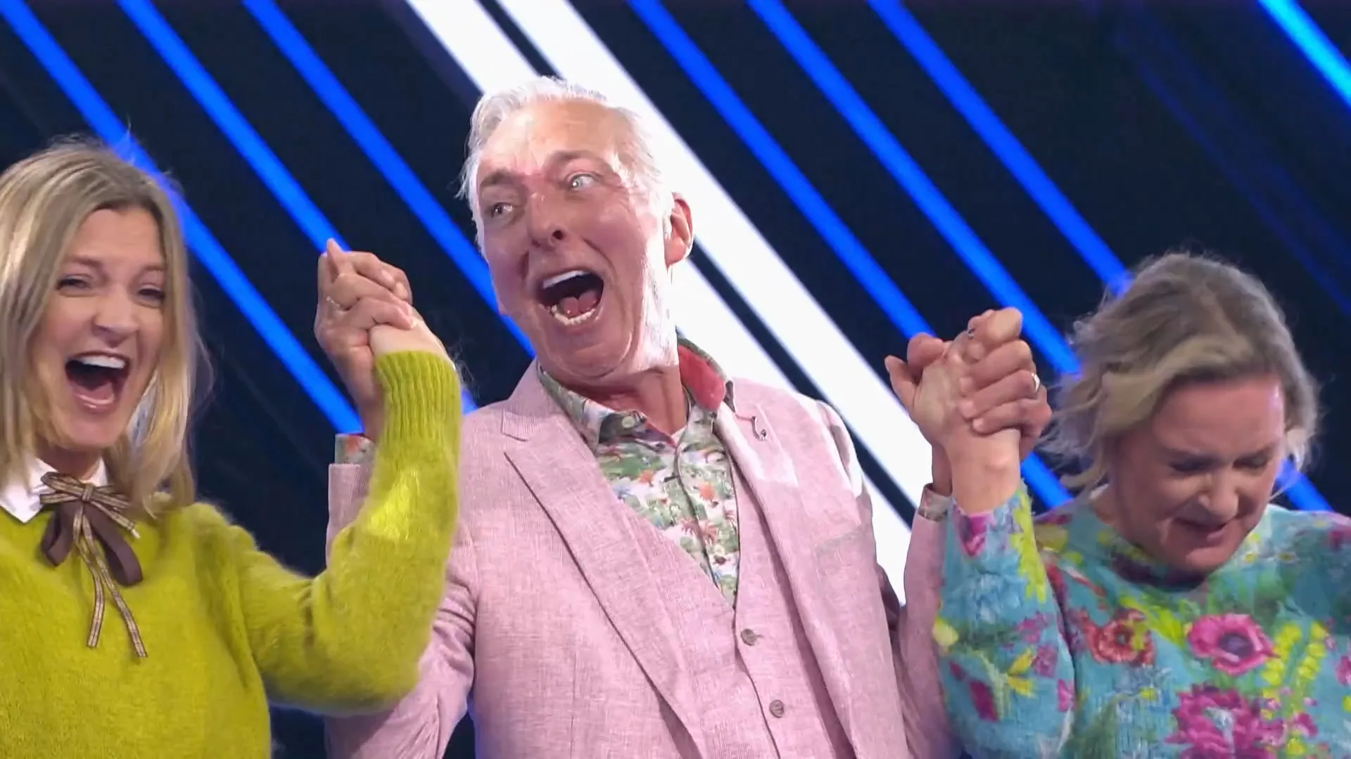 Martien schrikt zich rot bij de aftrap!