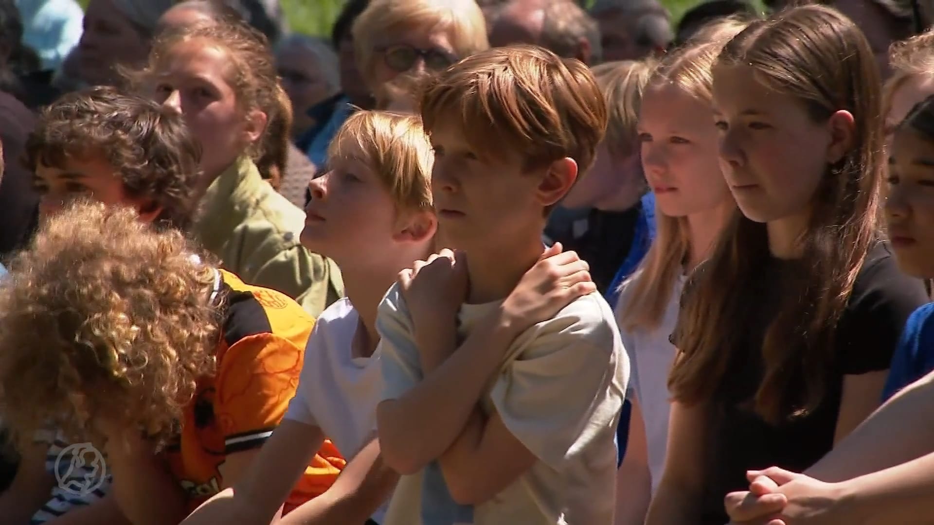 Basisschoolkinderen herdenken joodse kindertransporten vanuit Kamp Vught