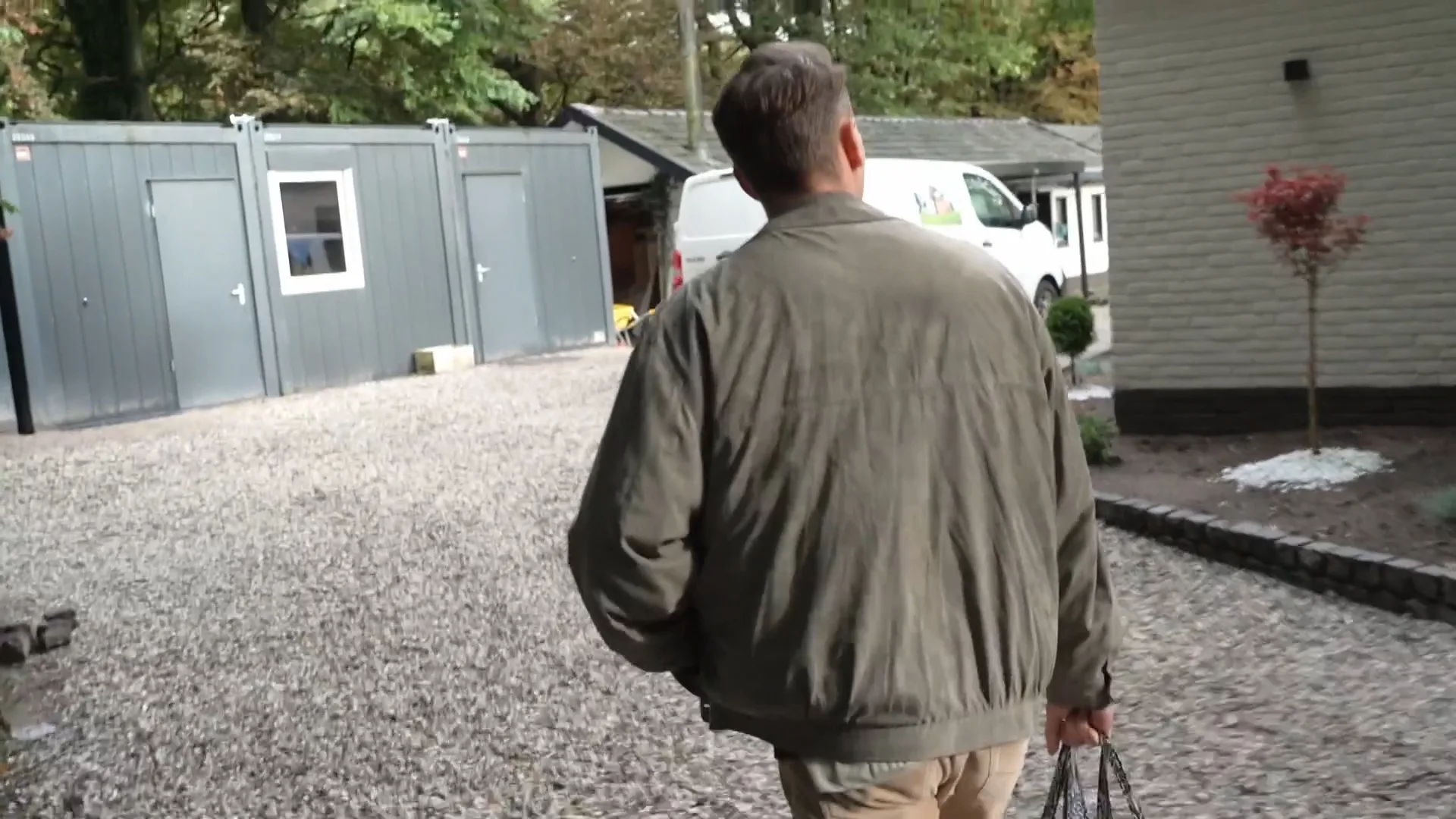 Daniel keert terug naar de villa