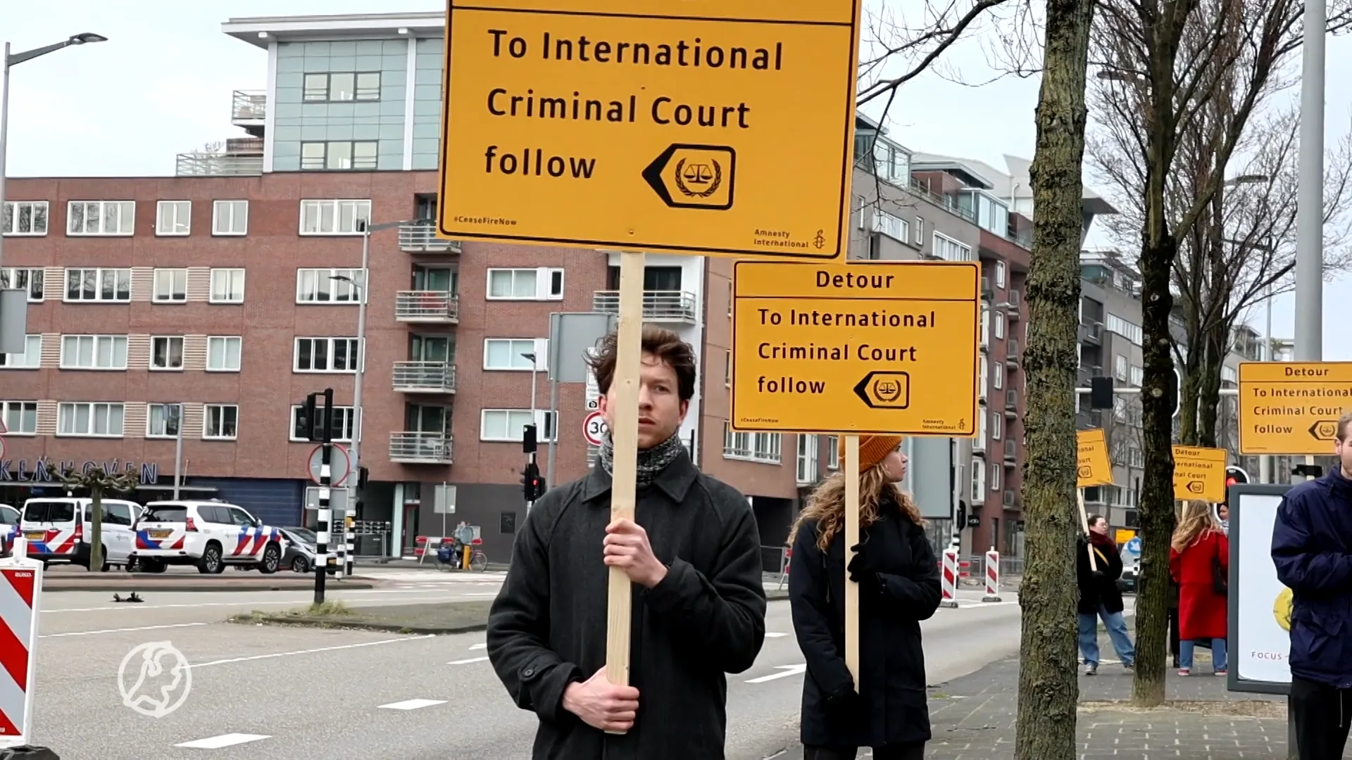 Demonstranten verzamelen zich bij Holocaustmuseum