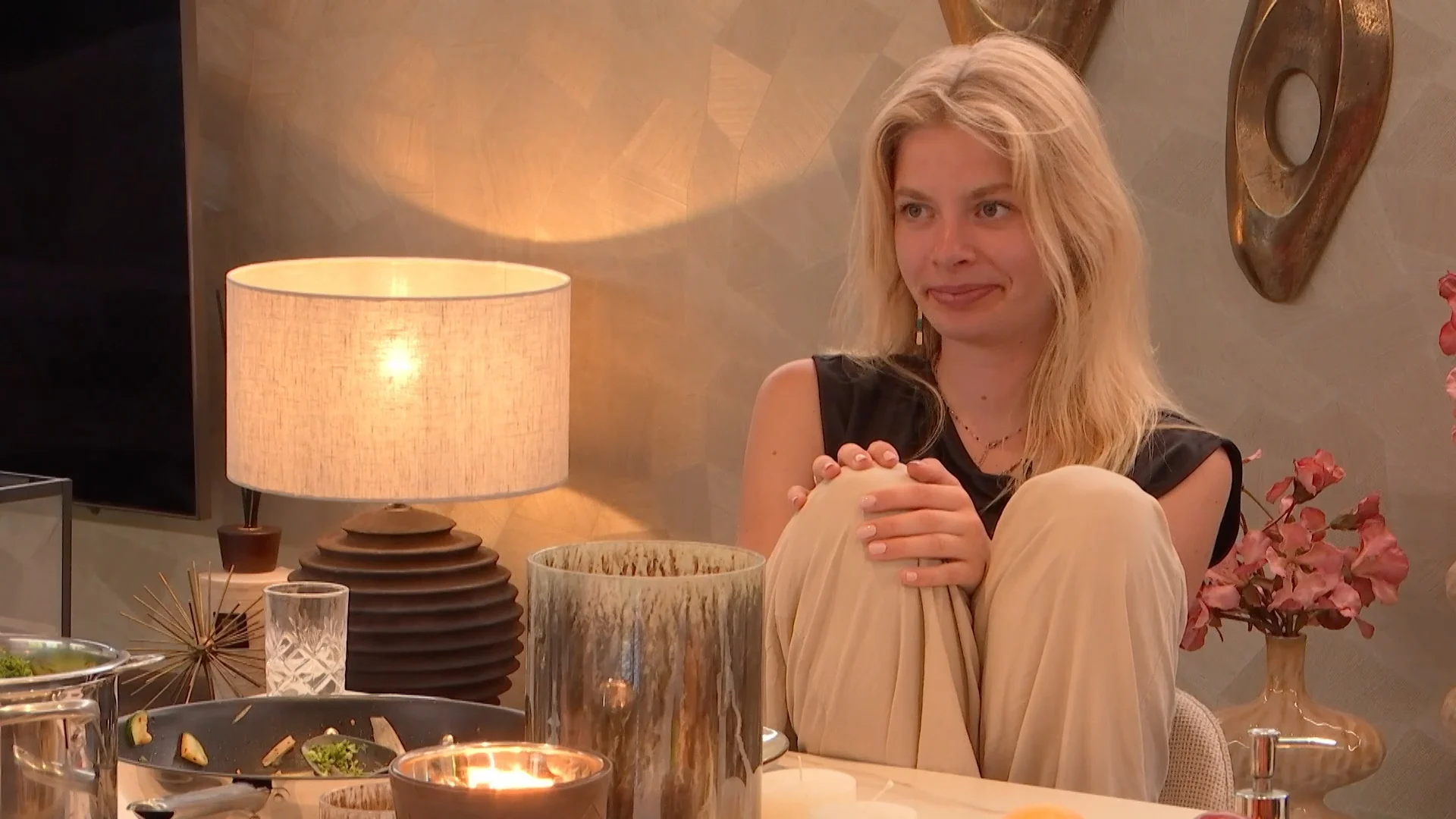 Lynn laat haar party trick zien