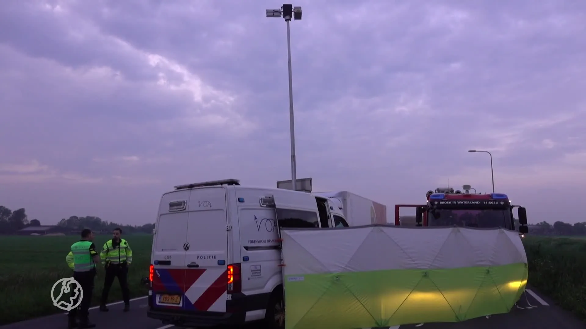 Automobilist omgekomen bij frontale botsing op N246 nabij Broek in Waterland