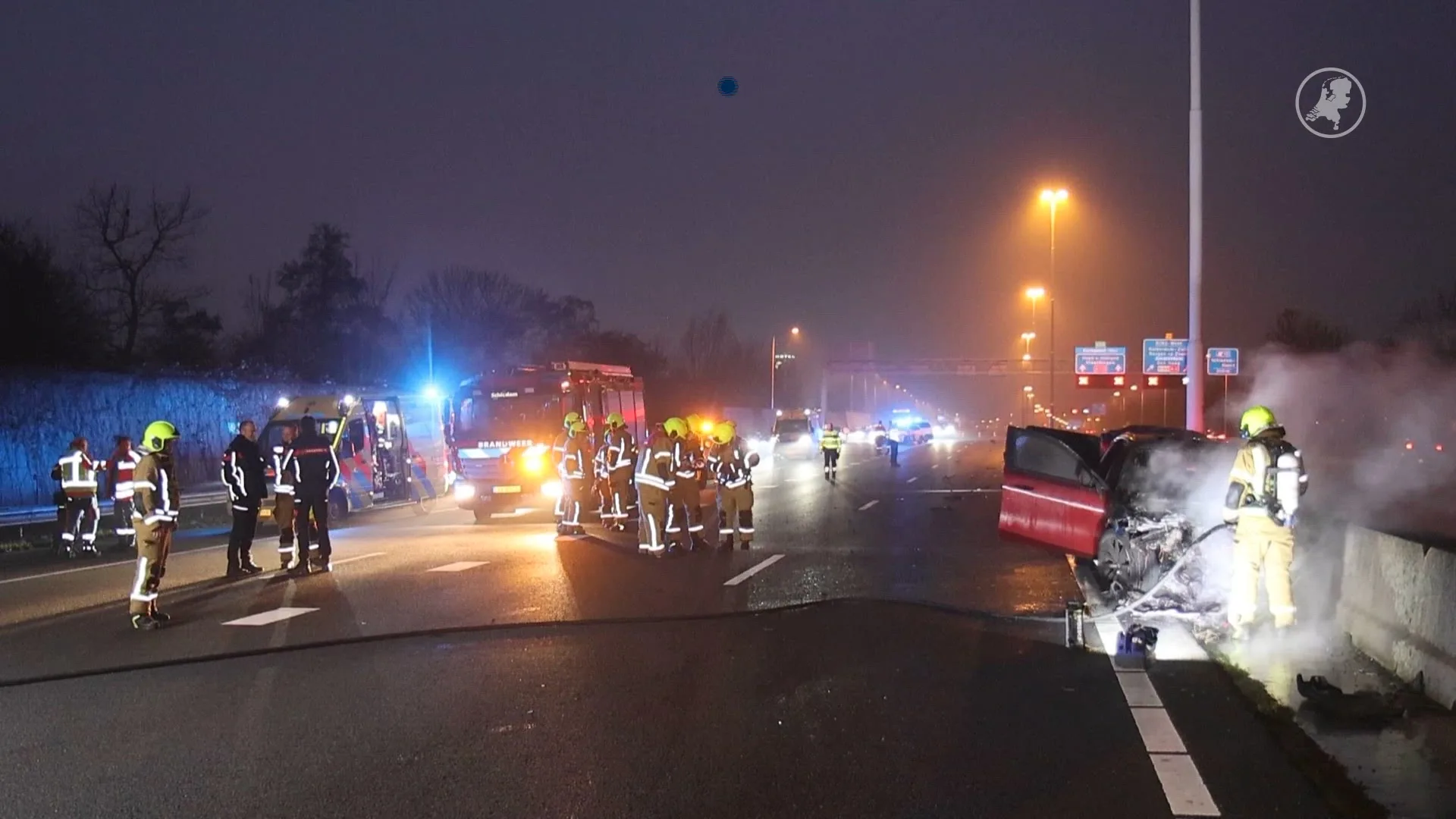 Zwaargewonde bij ongeluk A20, fles cognac en lachgas in voertuig gevonden