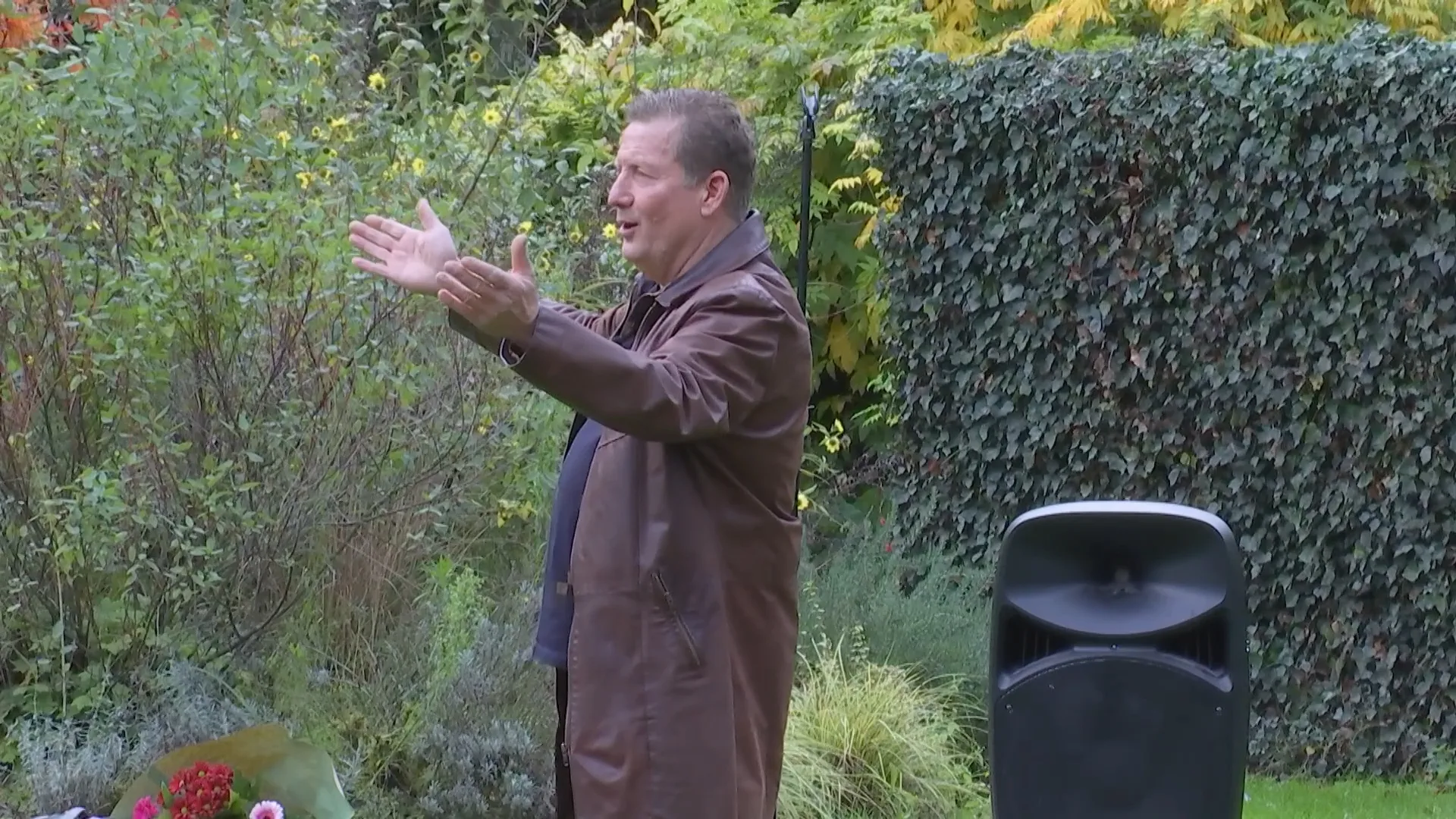 Frank maakt meteen een feestje!