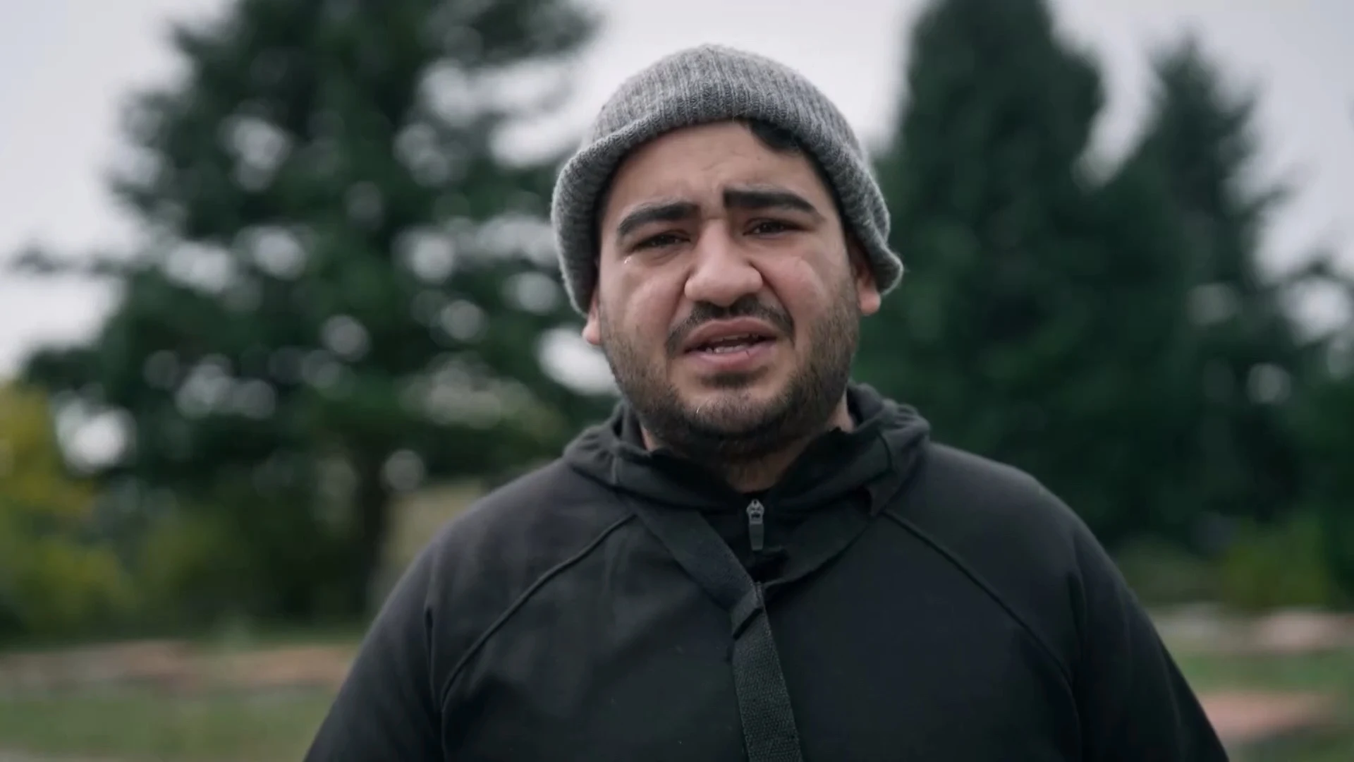 Ammar ergert zich aan Jet tijdens raftopdracht