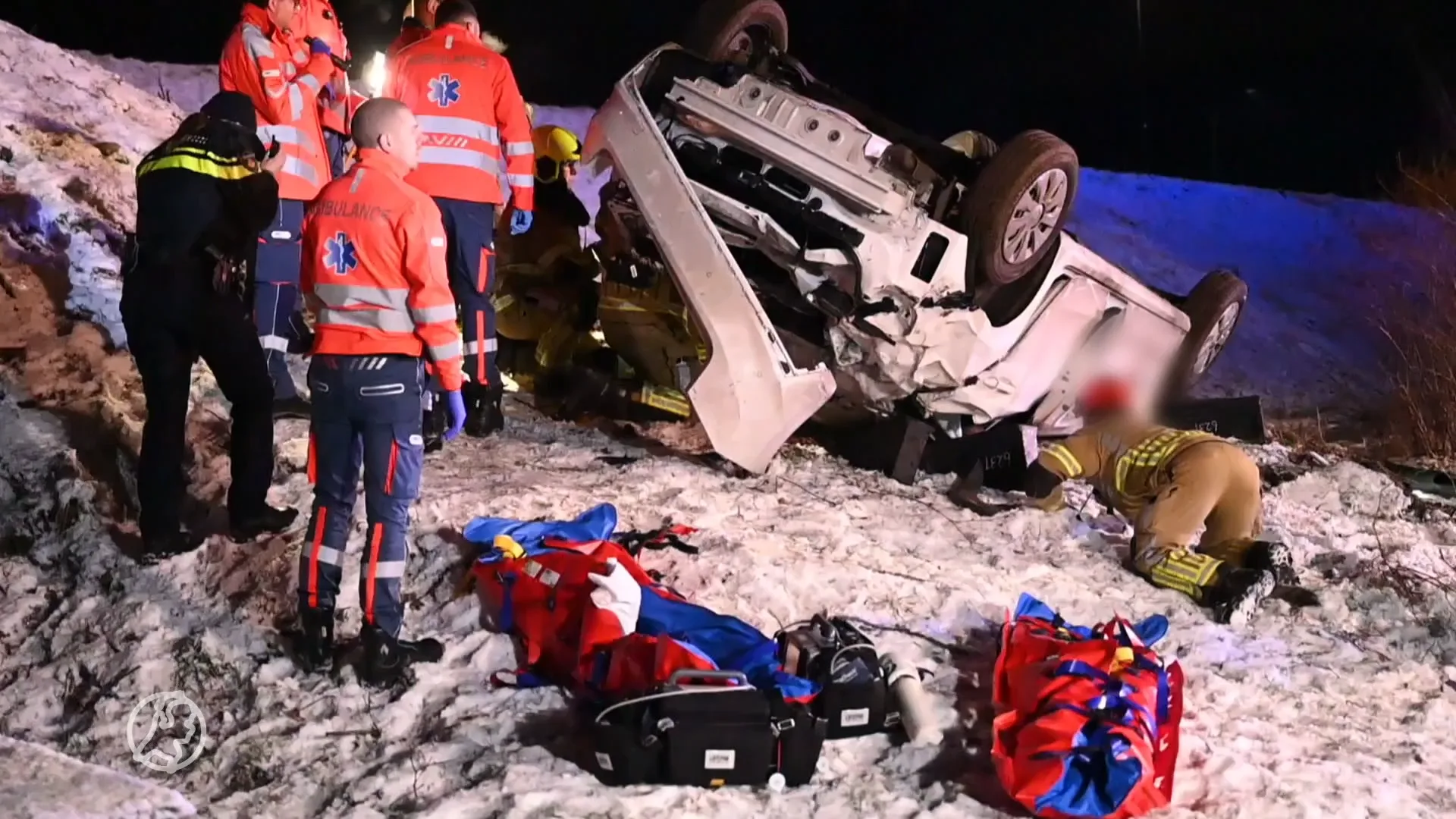 Dode en zwaargewonde door ernstig ongeval bij rotonde in Hilvarenbeek