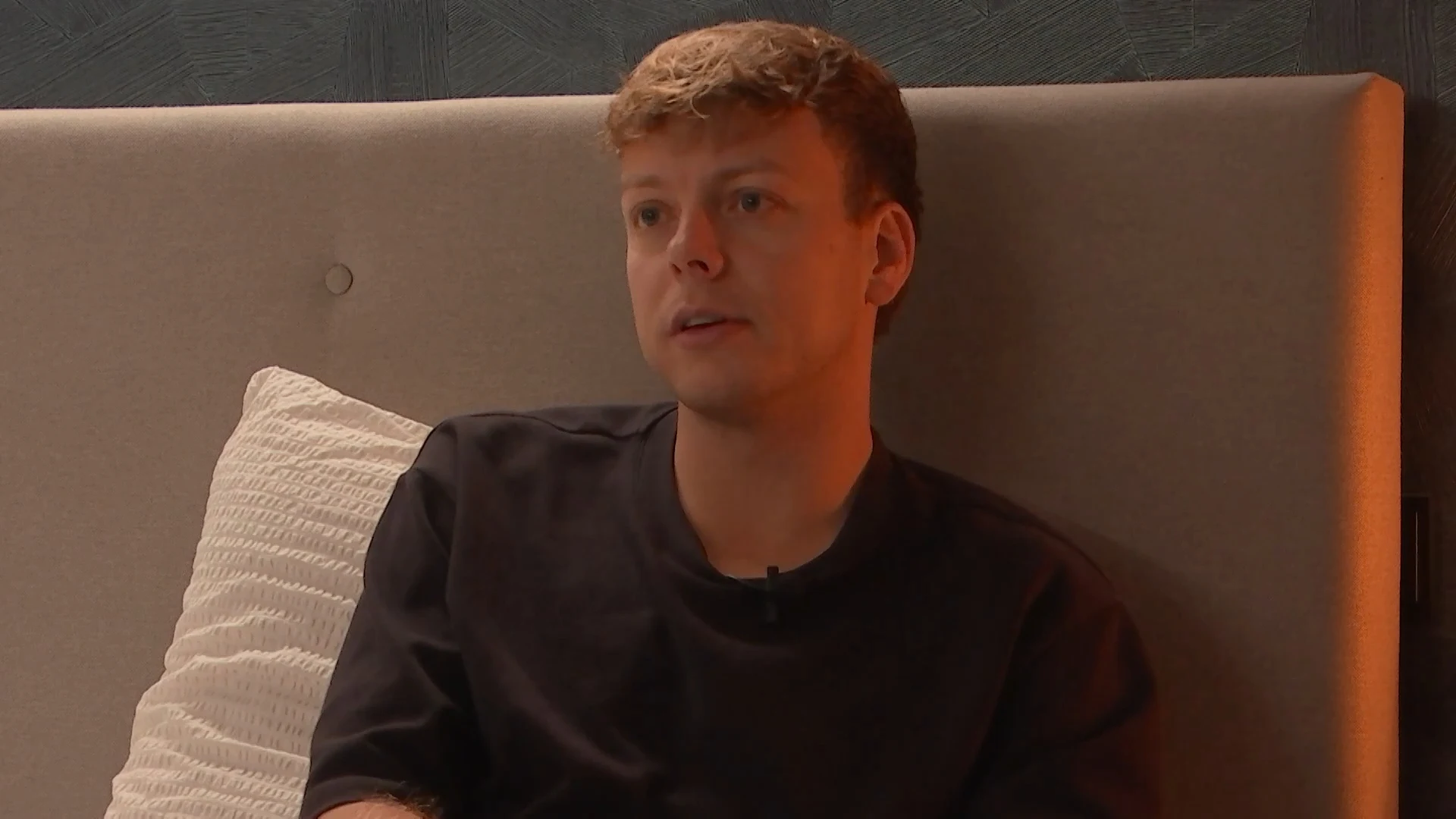 Geert probeert Demi te overtuigen om met Roma te praten