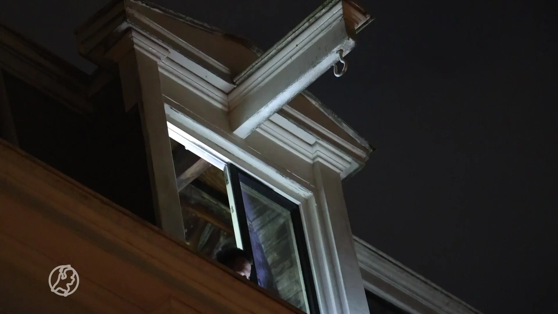 Meisje (16) overleden na val uit pand Amsterdam, twee minderjarigen aangehouden