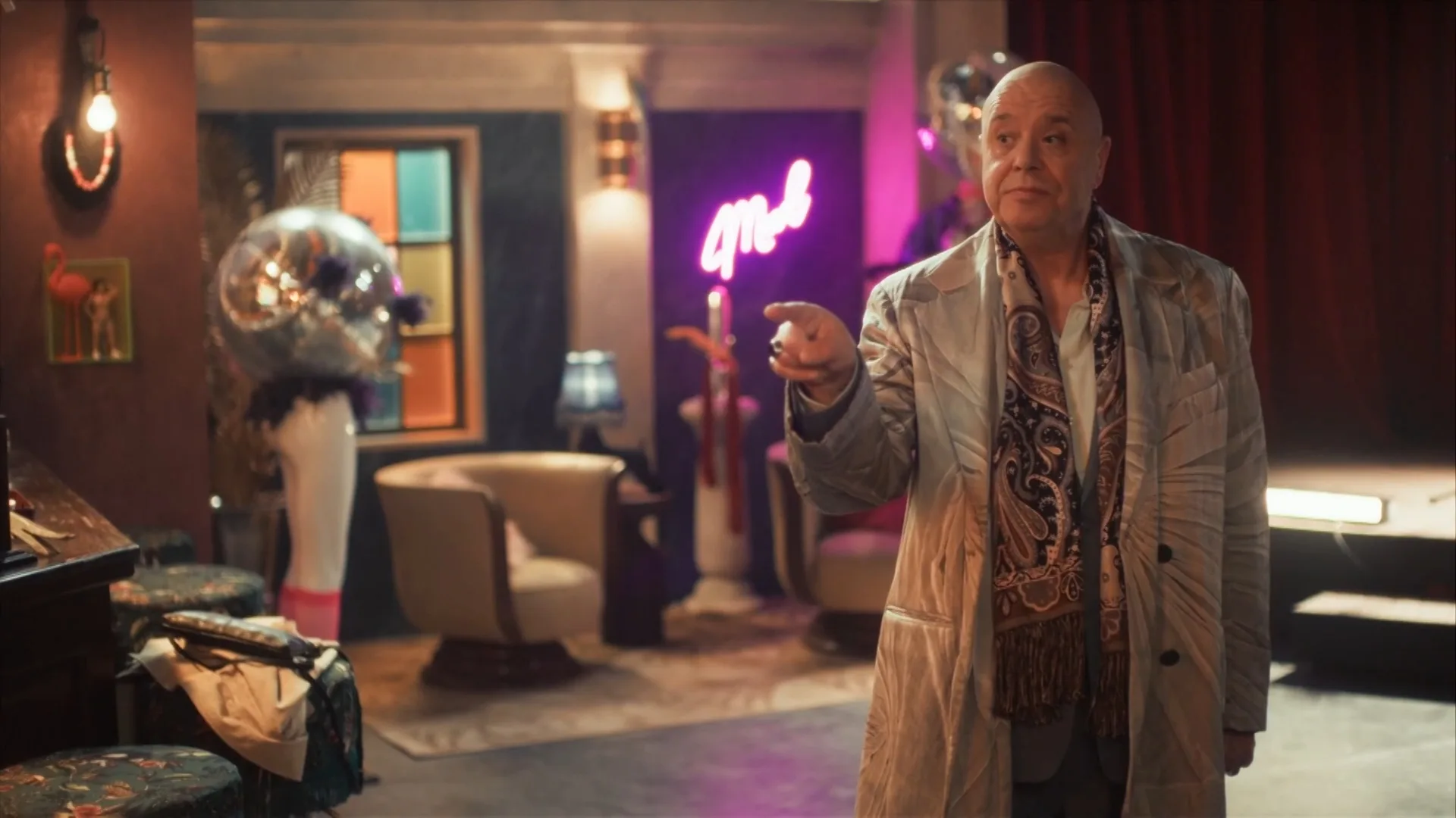 Heeft Fifi door waar Flo mee bezig is?