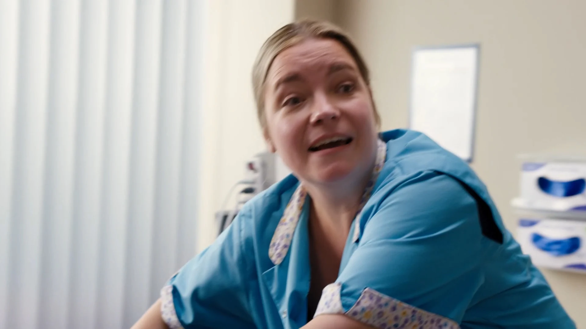 Patiënt kotst Olivia onder