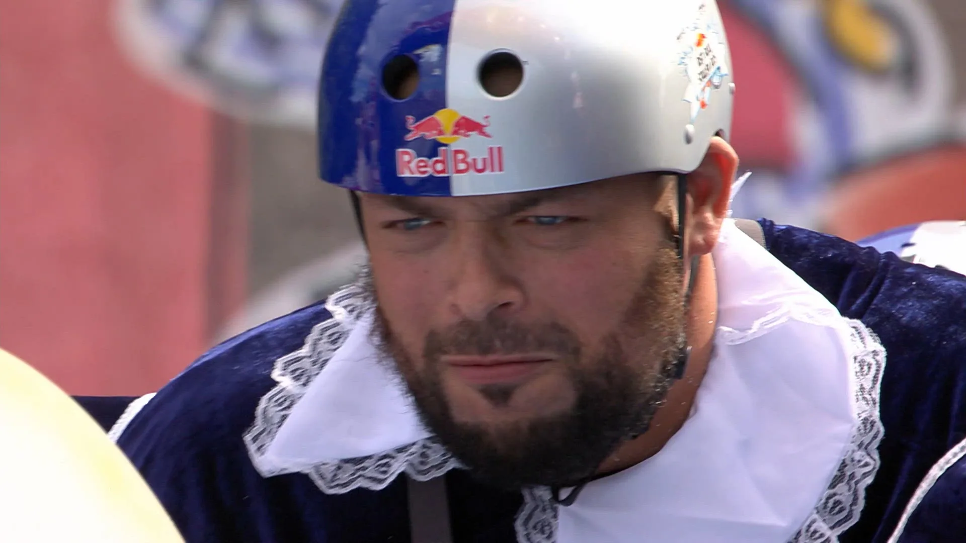 Qucee valt het water in