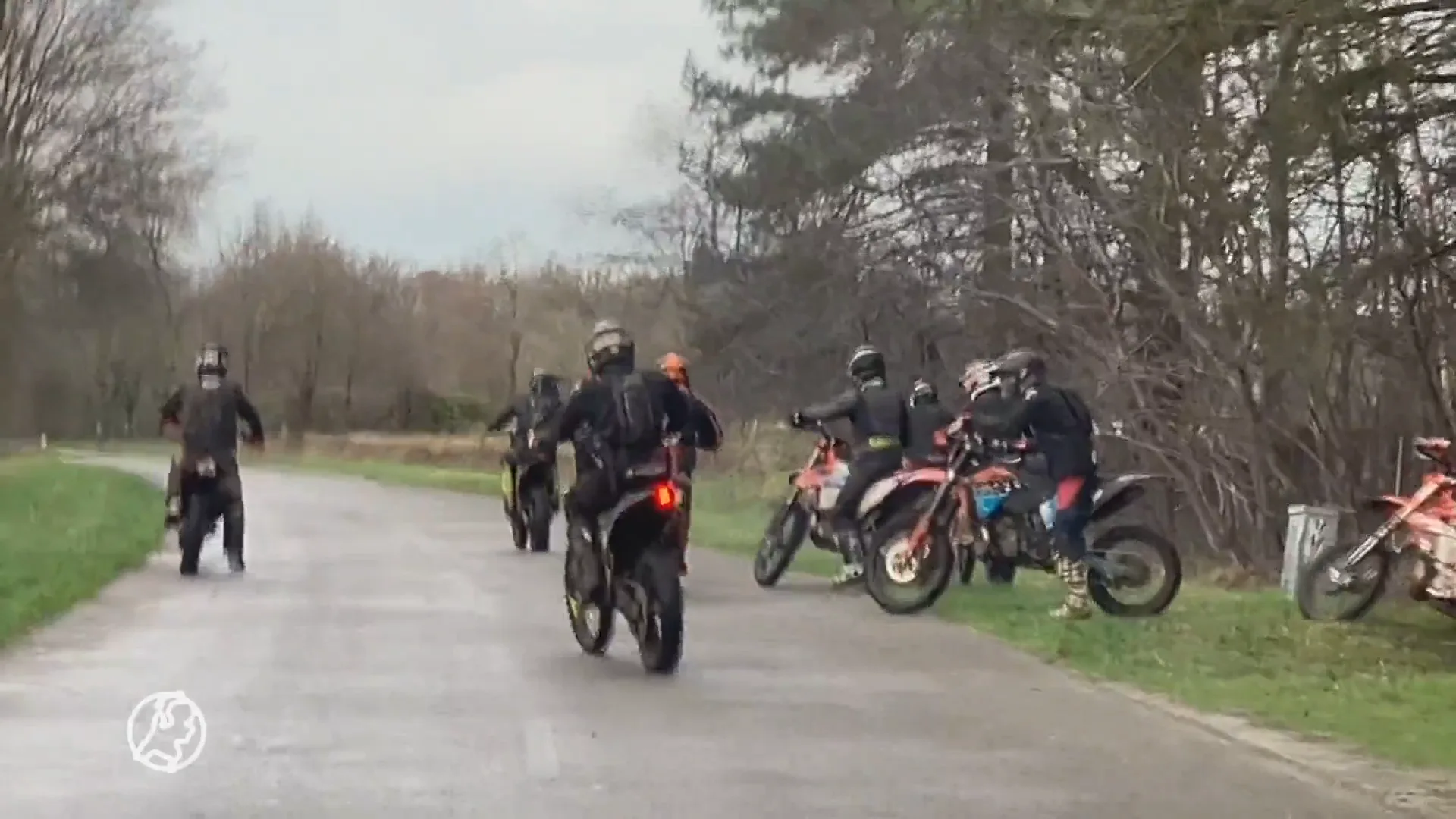 Motorcrossers vernielen natuurgebied, boswachter woest: 'Super asociaal'