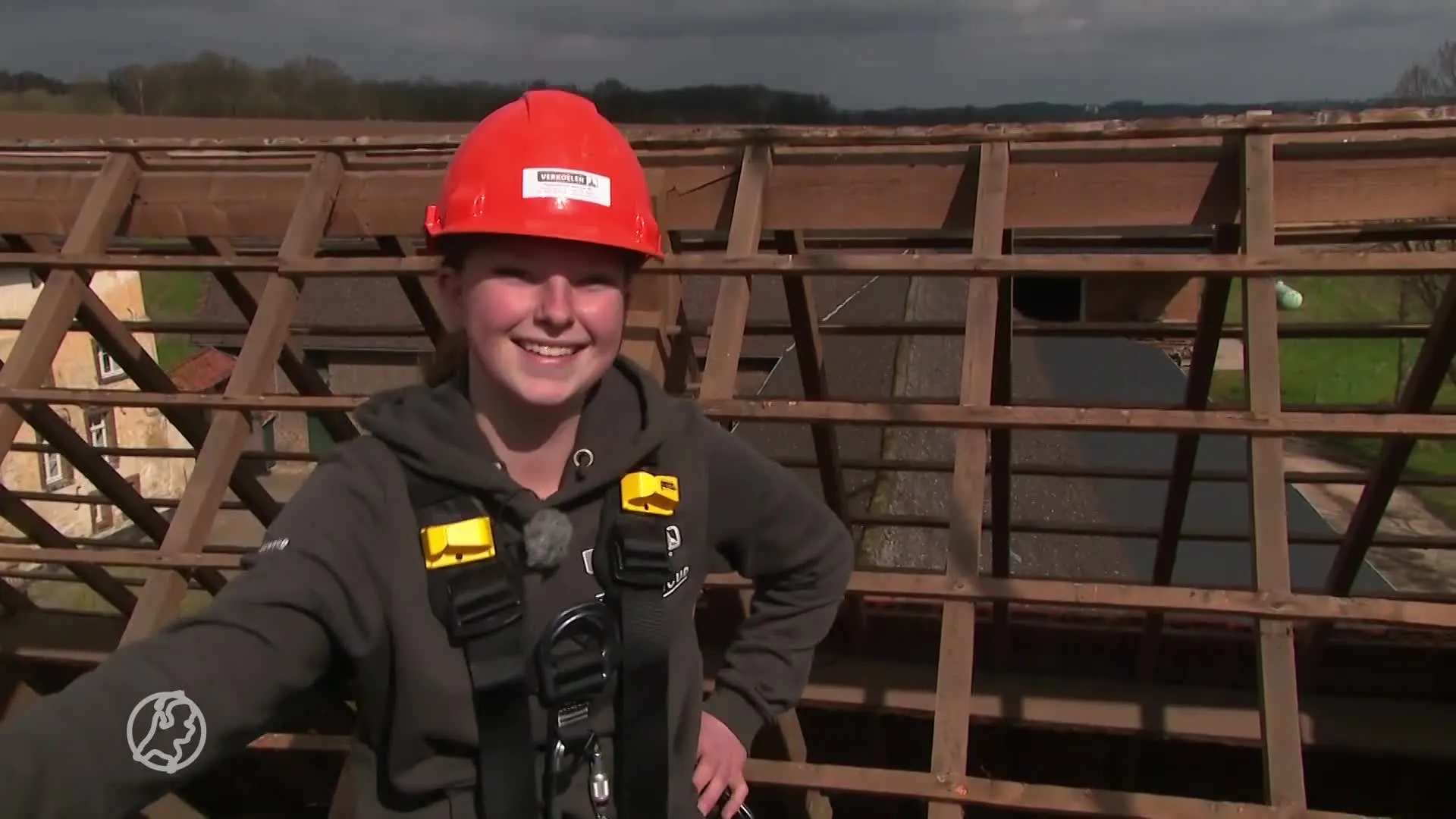 Er werken weinig te vrouwen in de bouw, en daar snapt Charena helemaal niks van
