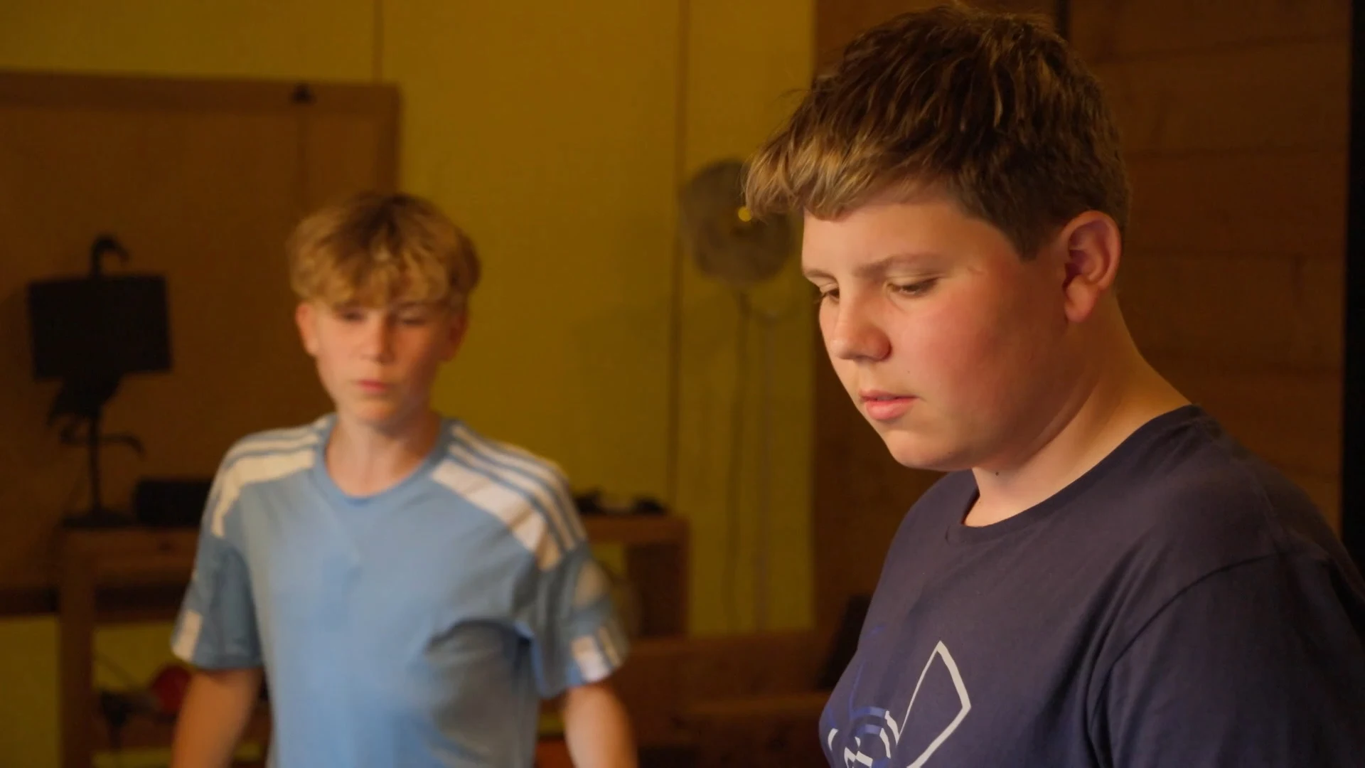 Jens krijgt kritiek van zijn broertjes over botergebruik