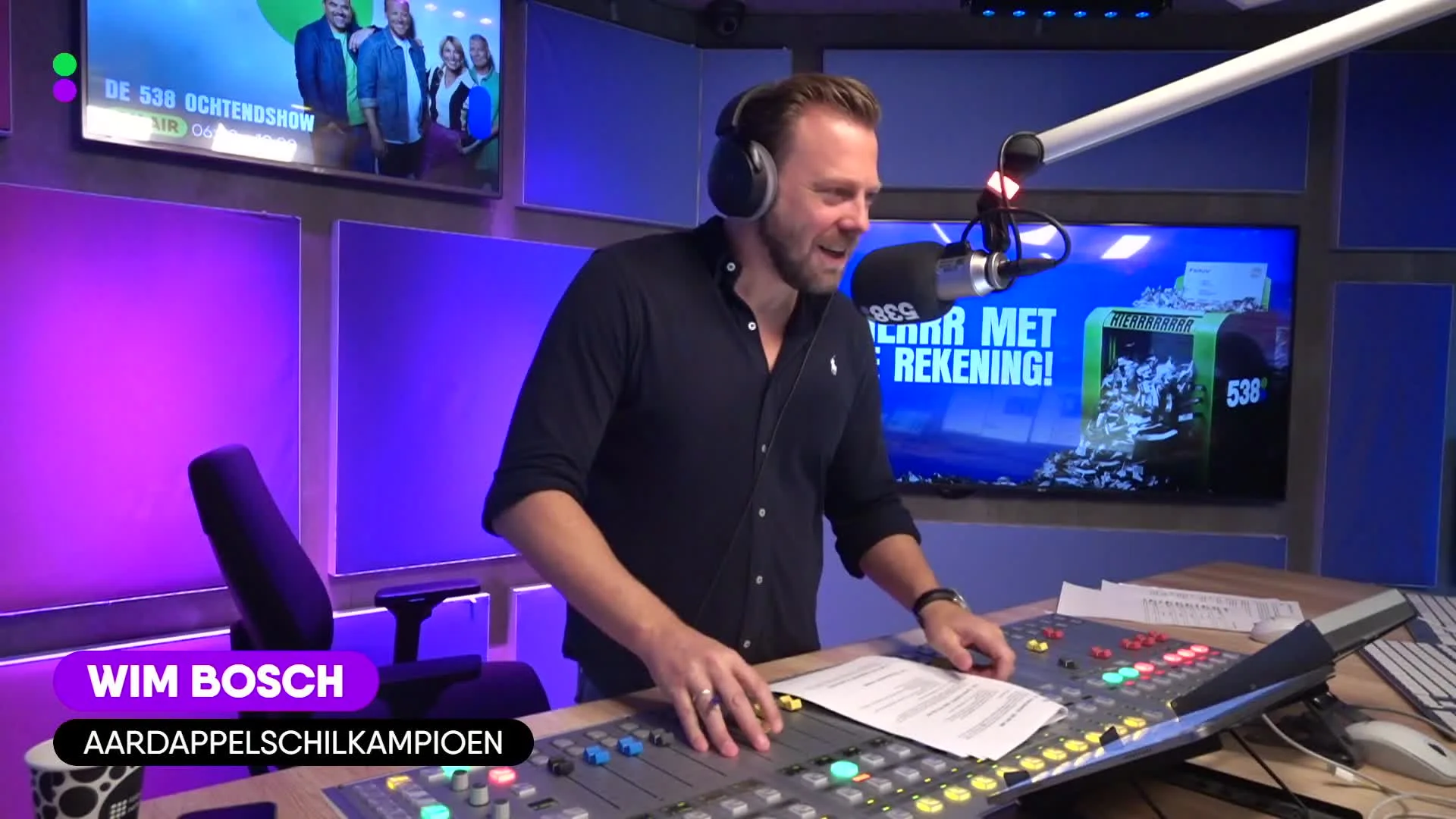 Wim (89) is voor de tweede keer op rij Nederlands kampioen aardappelschillen