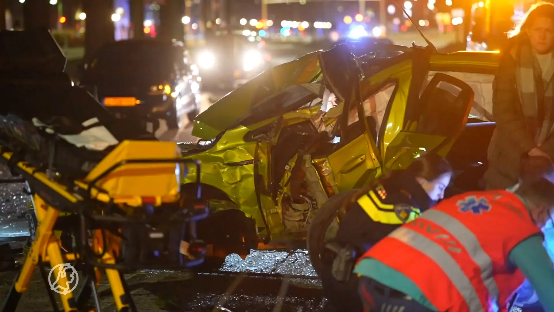 Automobilist raakt zwaargewond bij crash na dollemansrit