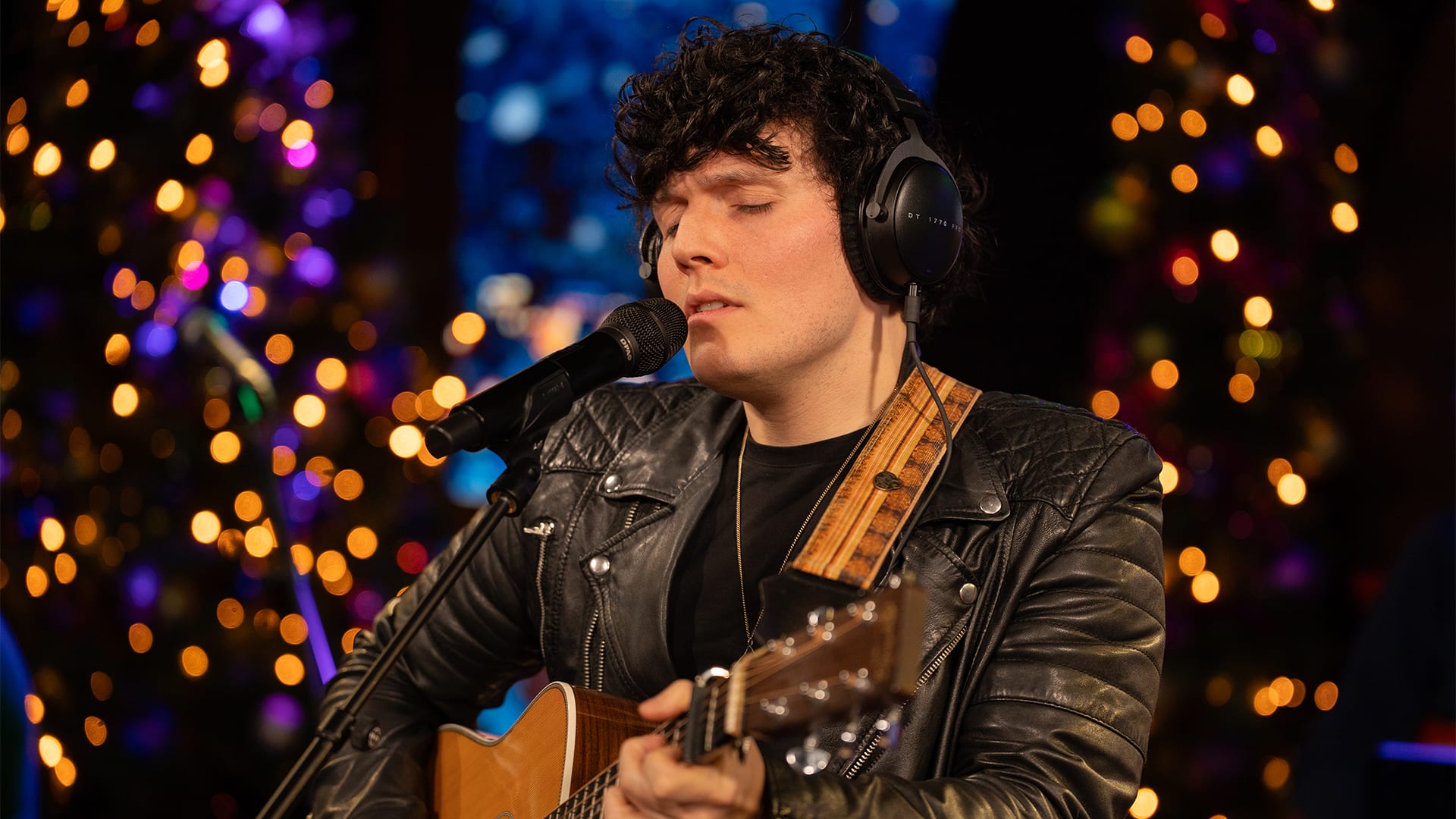 Marnix Emanuel doet kerst-klassieker All I Want For Christmas bij Evers & co.