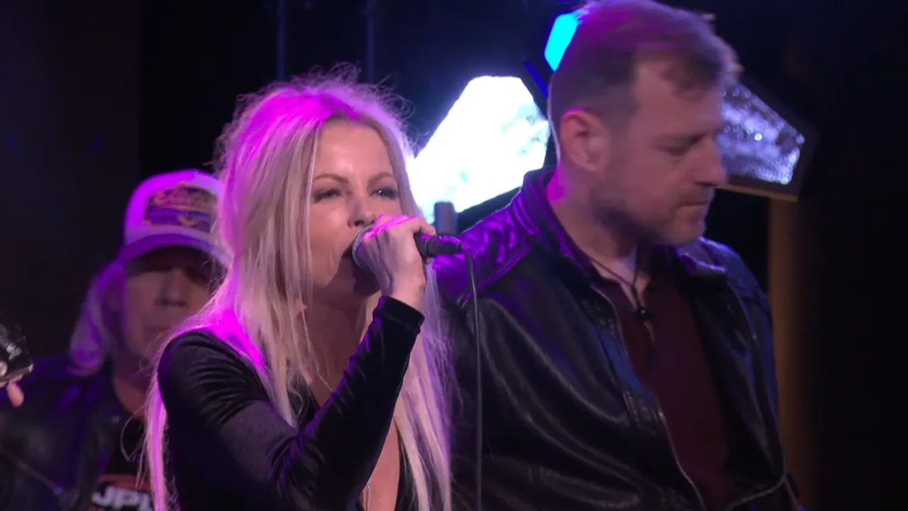 AJ Plug opent Vandaag Inside met 'Gimme a Smile'