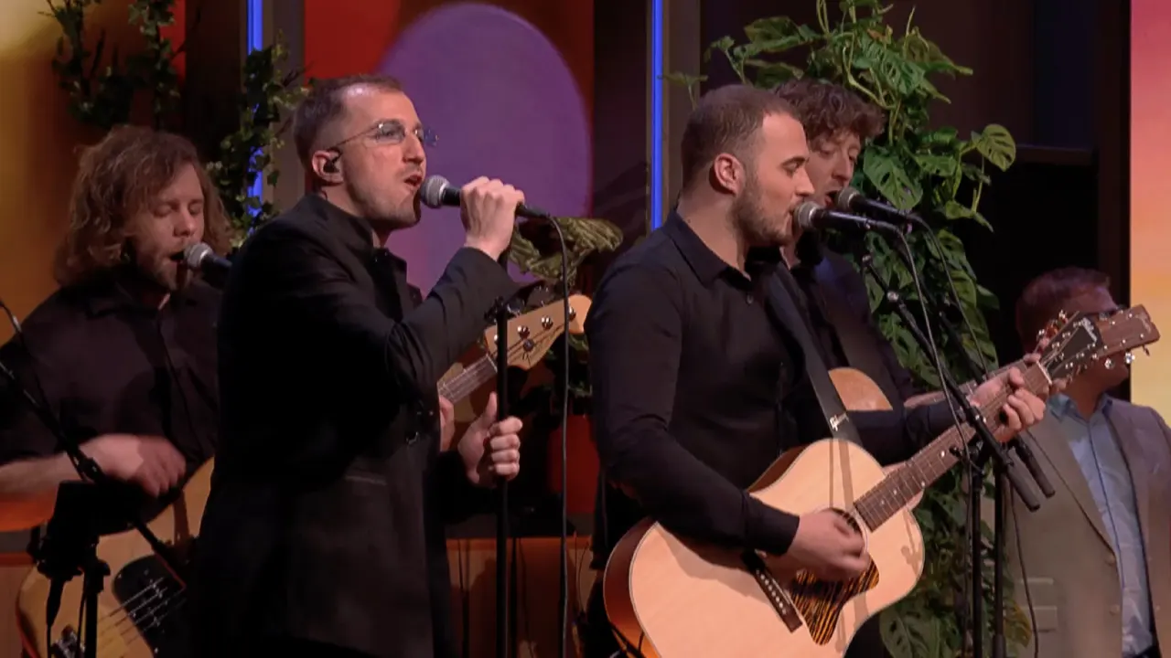 Bee Gees Forever trakteert publiek op prachtige toegift tijdens commercial break De Oranjezondag