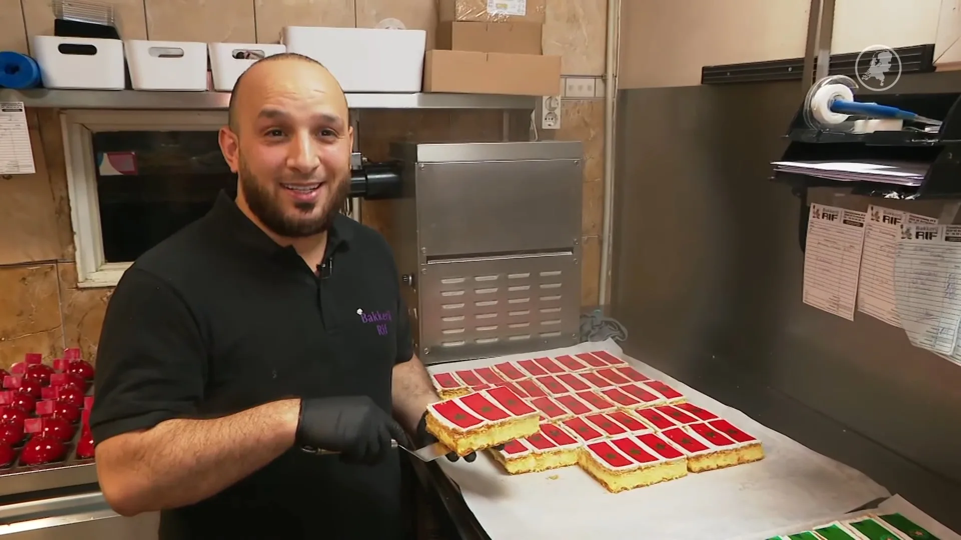 Bakkers al vroeg uit de veren om gebak te maken voor wedstrijd Afrika Cup