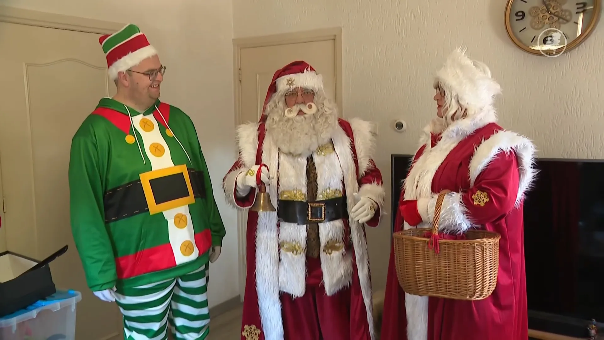 Kerstmagie aan de deur: kerstpaar uit Mill gaat langs de huizen