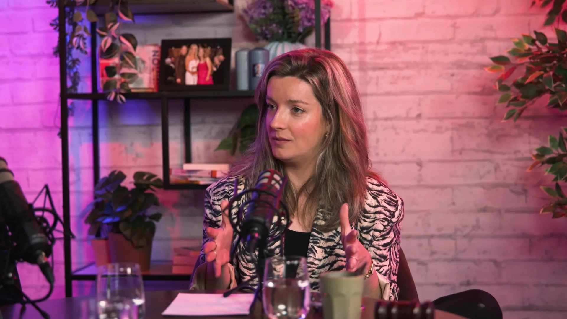 Merel Ek over de ministerraad: 'Uren in de kou achter een lintje'