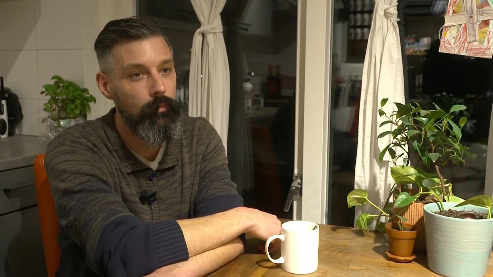 Vader omgekomen Anne-Roos (10) nam haar fiets mee naar raadsvergadering