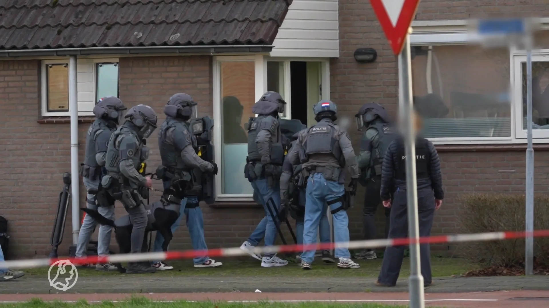 Politie valt woning van man met 'onbegrepen gedrag' binnen