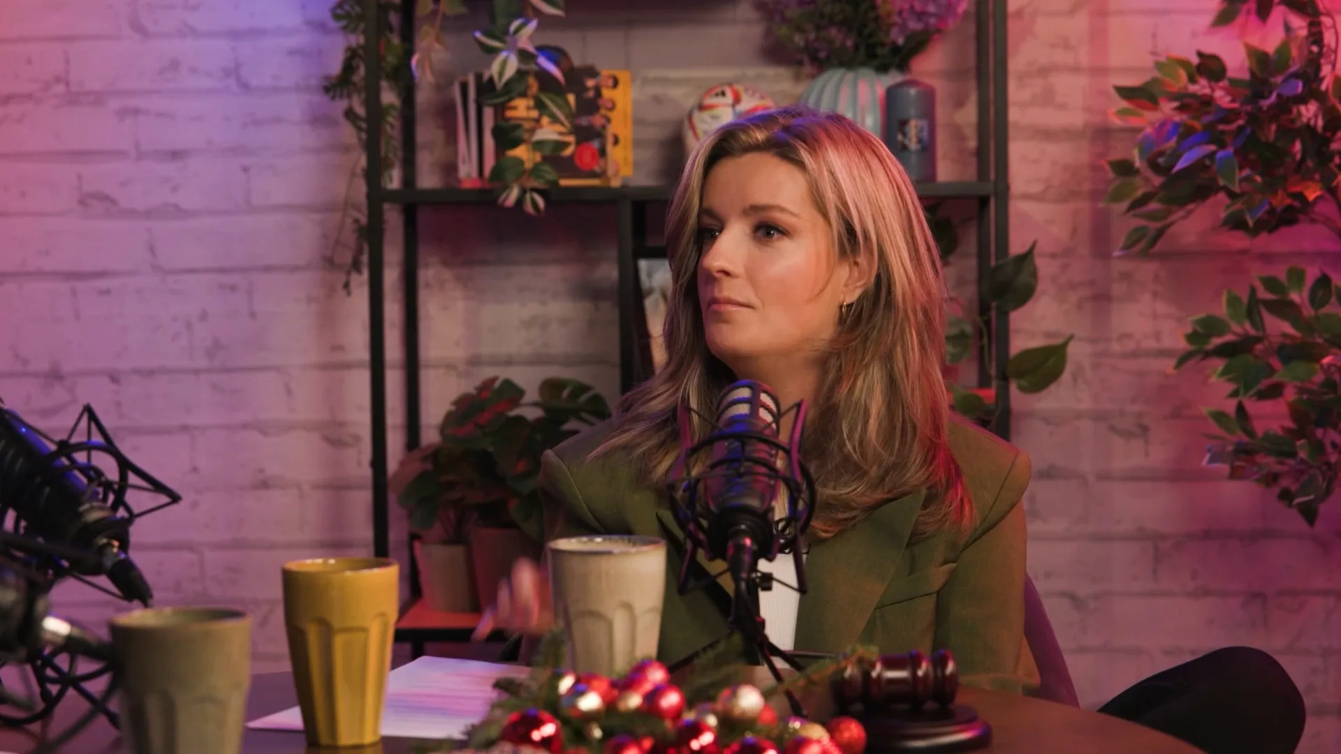 Merel Ek ontsnapt aan gênant wc-moment bij kabinetsformatie