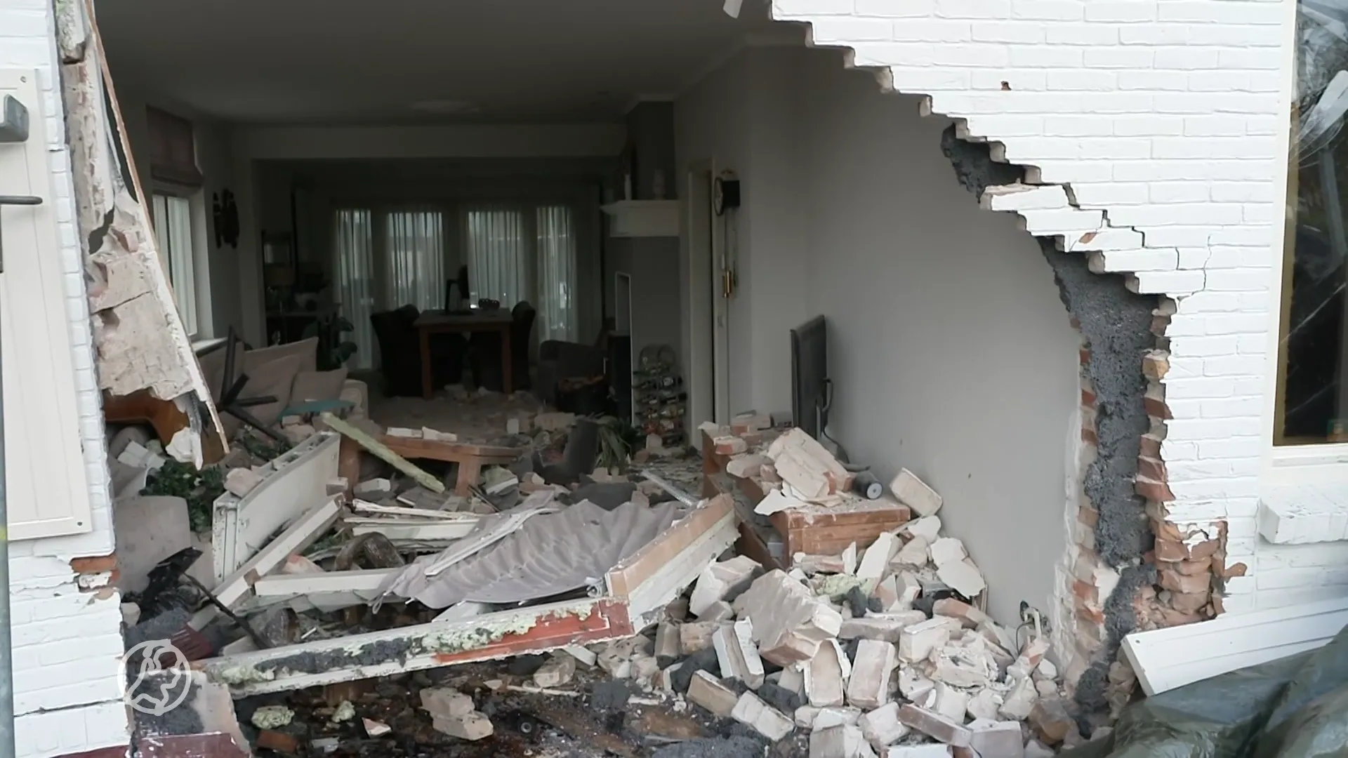 Buren hoorden harde knal toen woning werd geramd