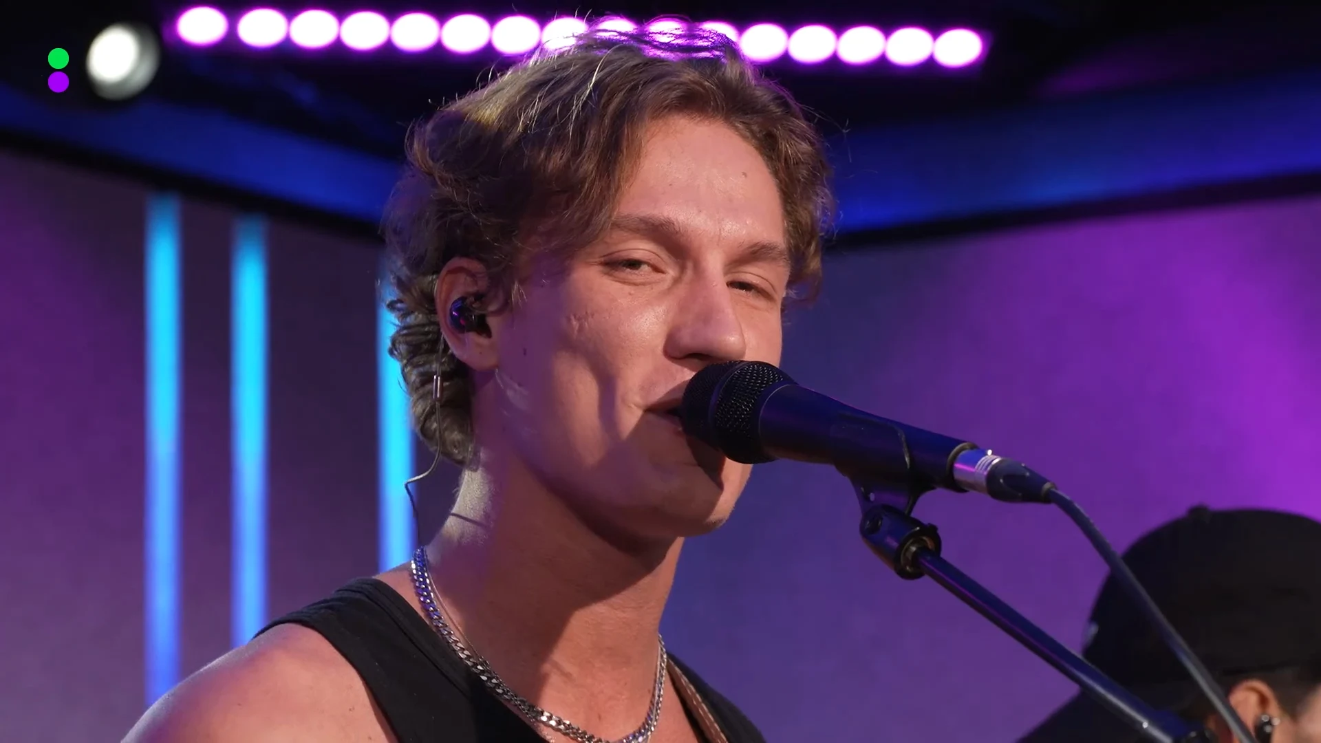 MICHA doet waanzinnige Ed Sheeran-cover bij Evers & co.