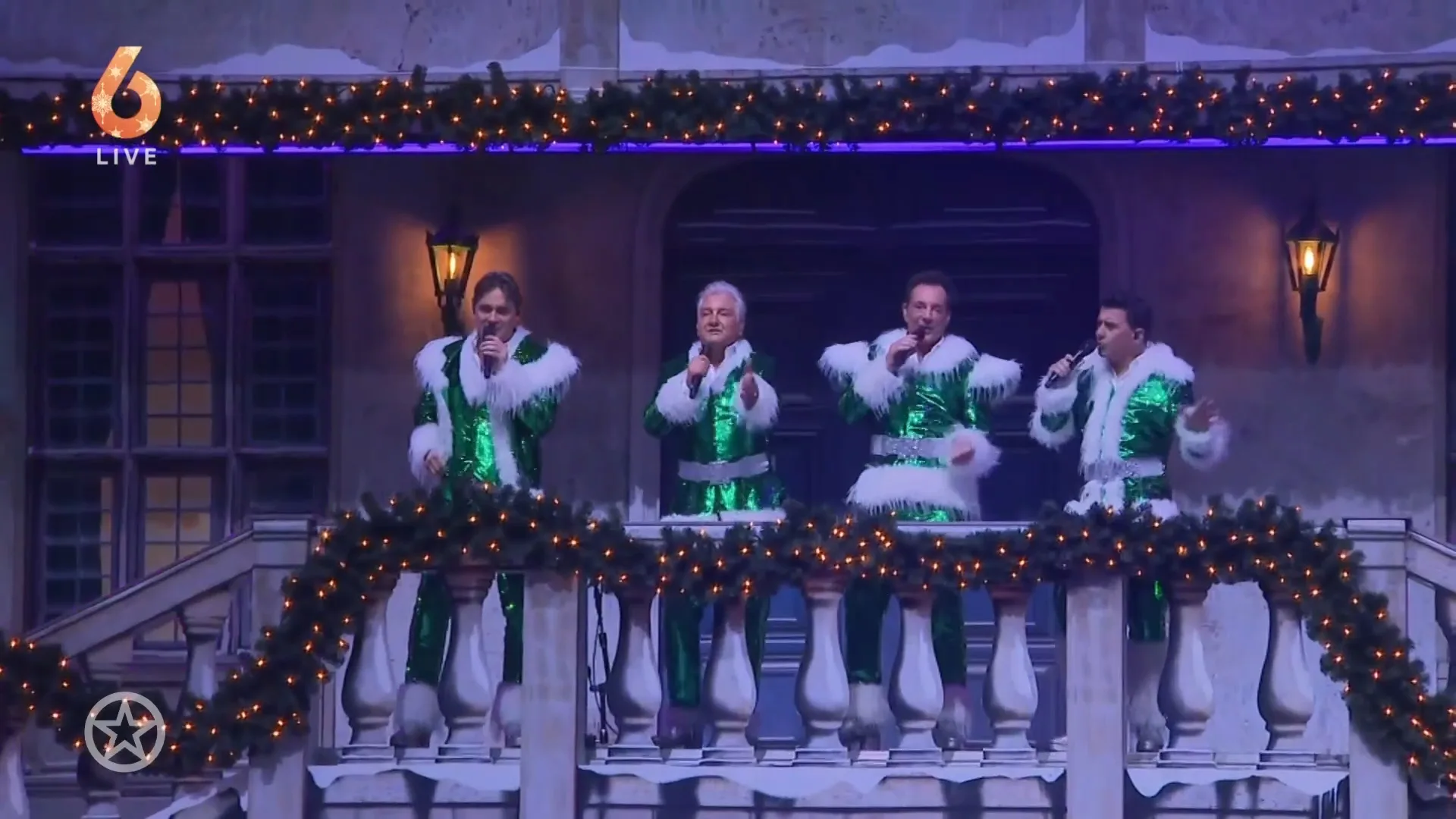 De Toppers barsten los met hun kerstspekatel