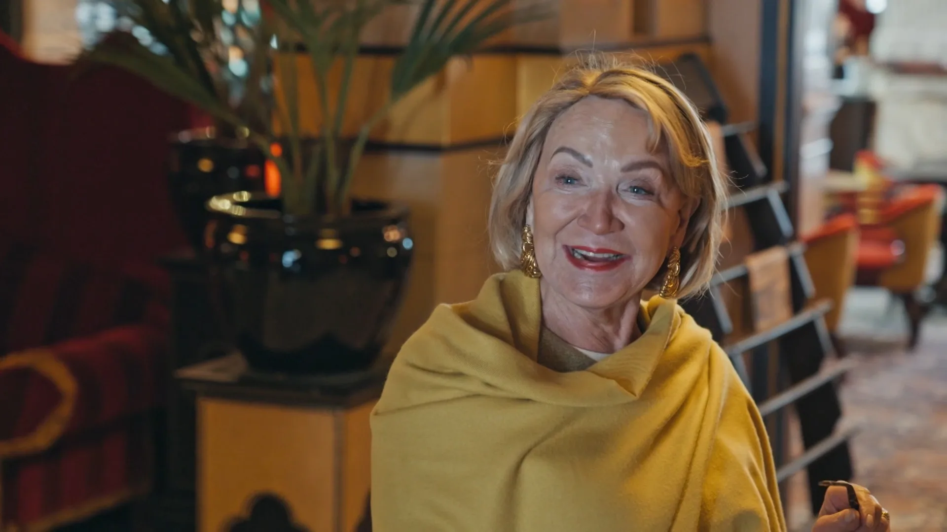 Odilia schrikt: zelf jas ophangen bij high tea?!