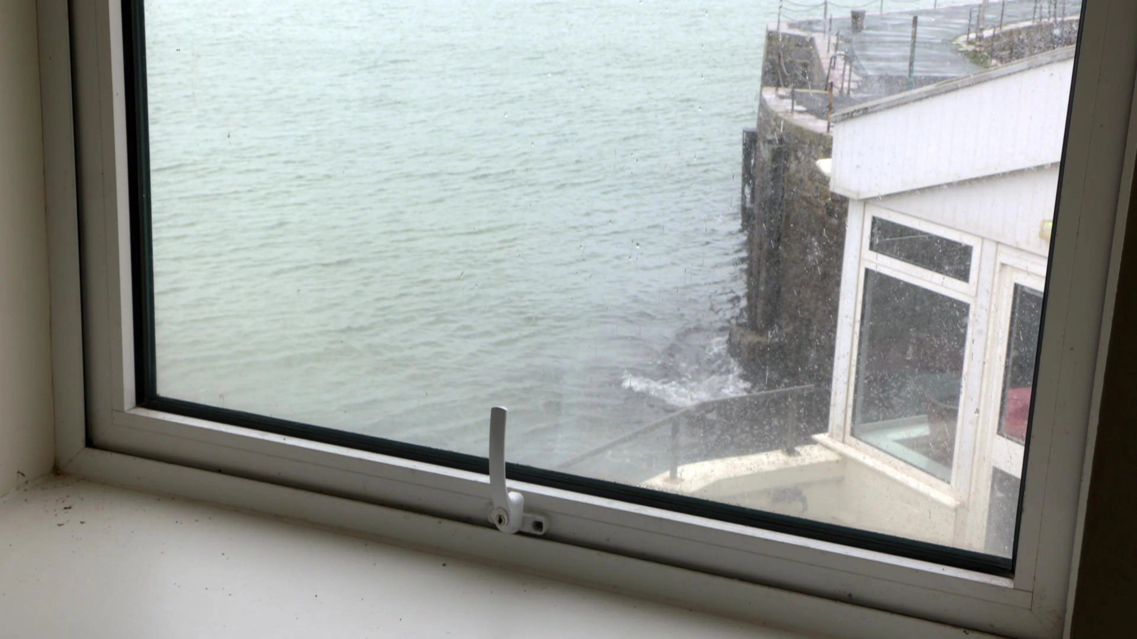 Stunning Coastal Retreat