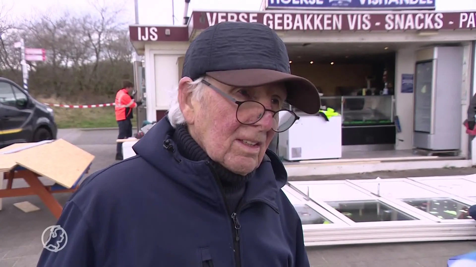 Viskraam van Kees opgeblazen in Hoek van Holland: 'Ik heb geen vijanden'
