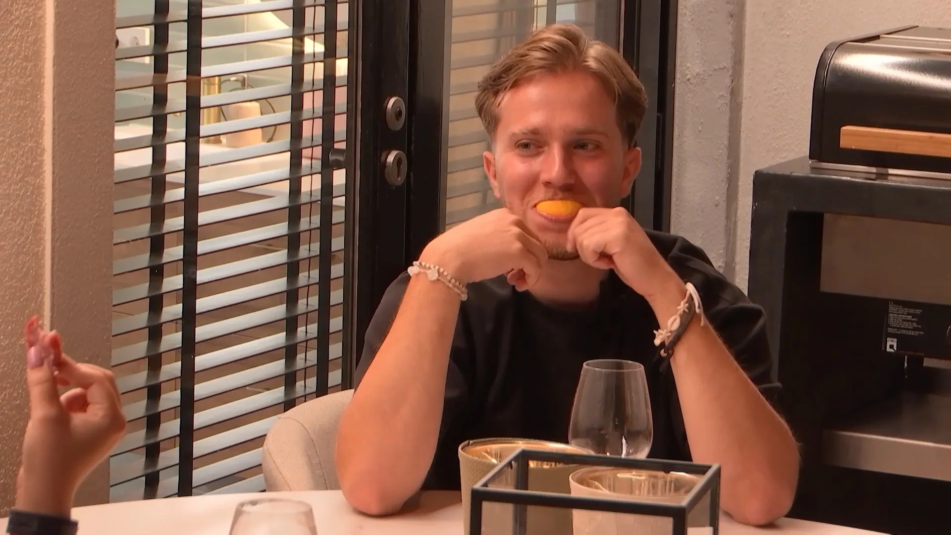 Pepijn kan lachen bij Iza