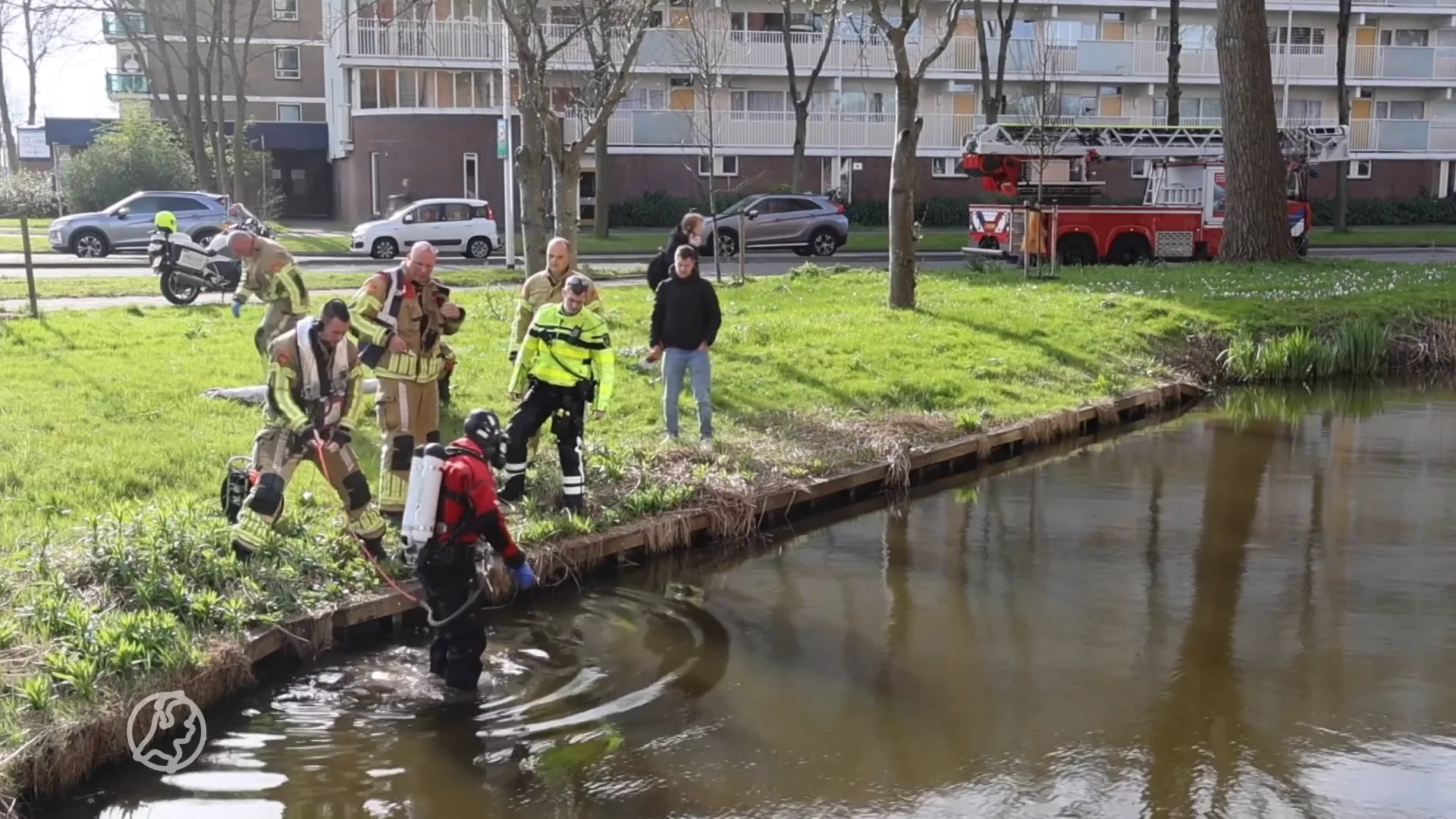 Zoekactie met duikteam naar vermist persoon in Leiderdorp