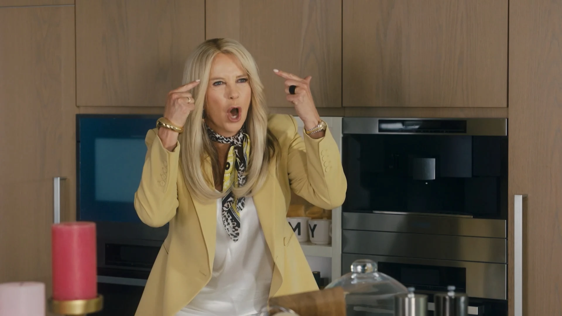 Ruziënde Martin en Cheryl: 'Hoe werkt dat hoofd van jou?!'