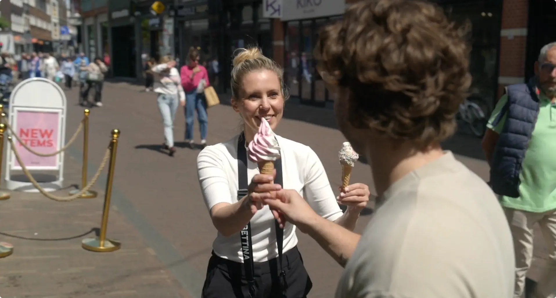 Bettina is onder de indruk van Kenneth - Bron: RTL